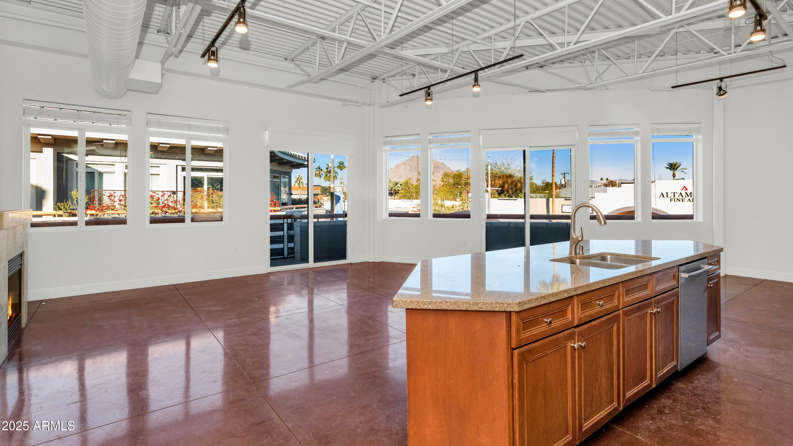 7039 E MAIN Street, A206