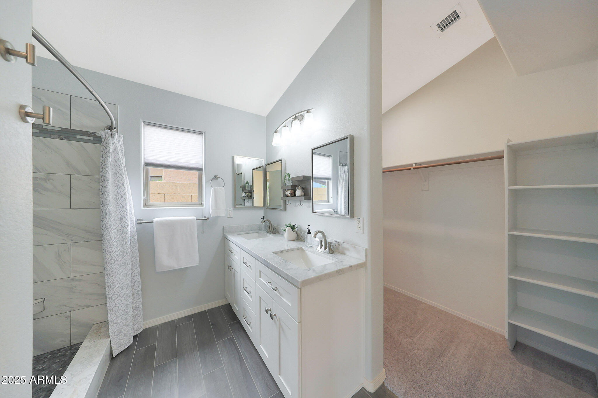 2627 E GARY Way