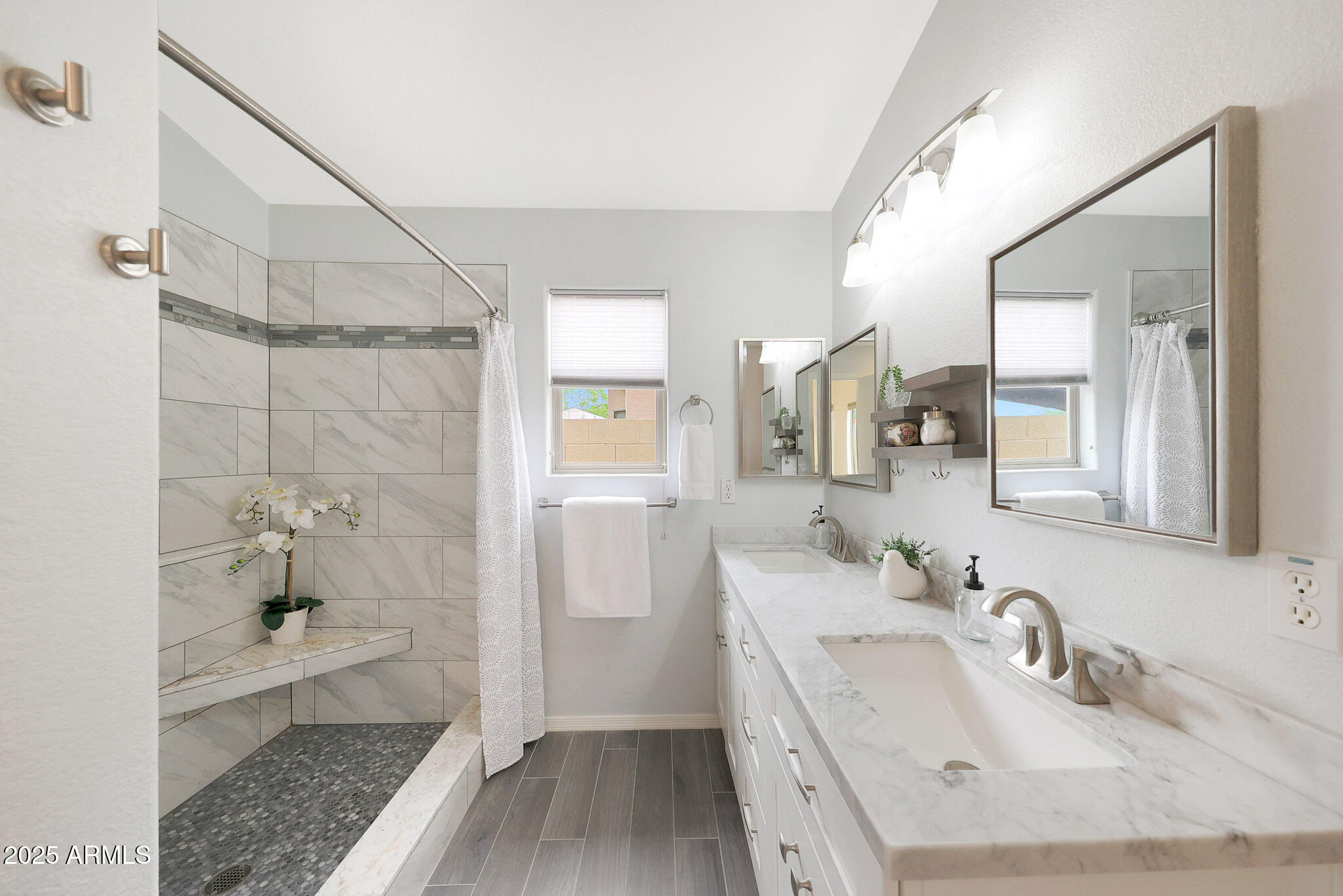 2627 E GARY Way