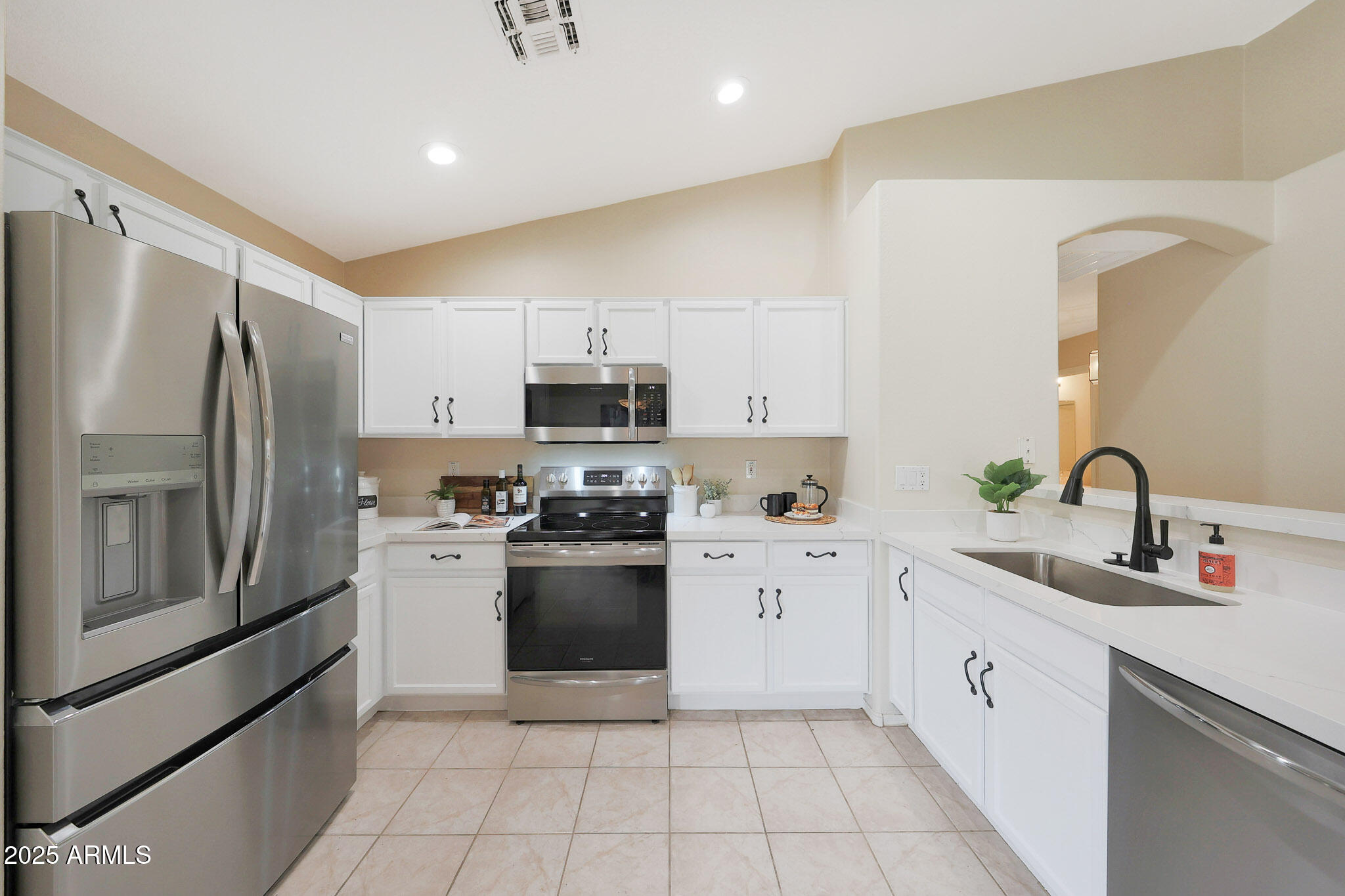 2627 E GARY Way