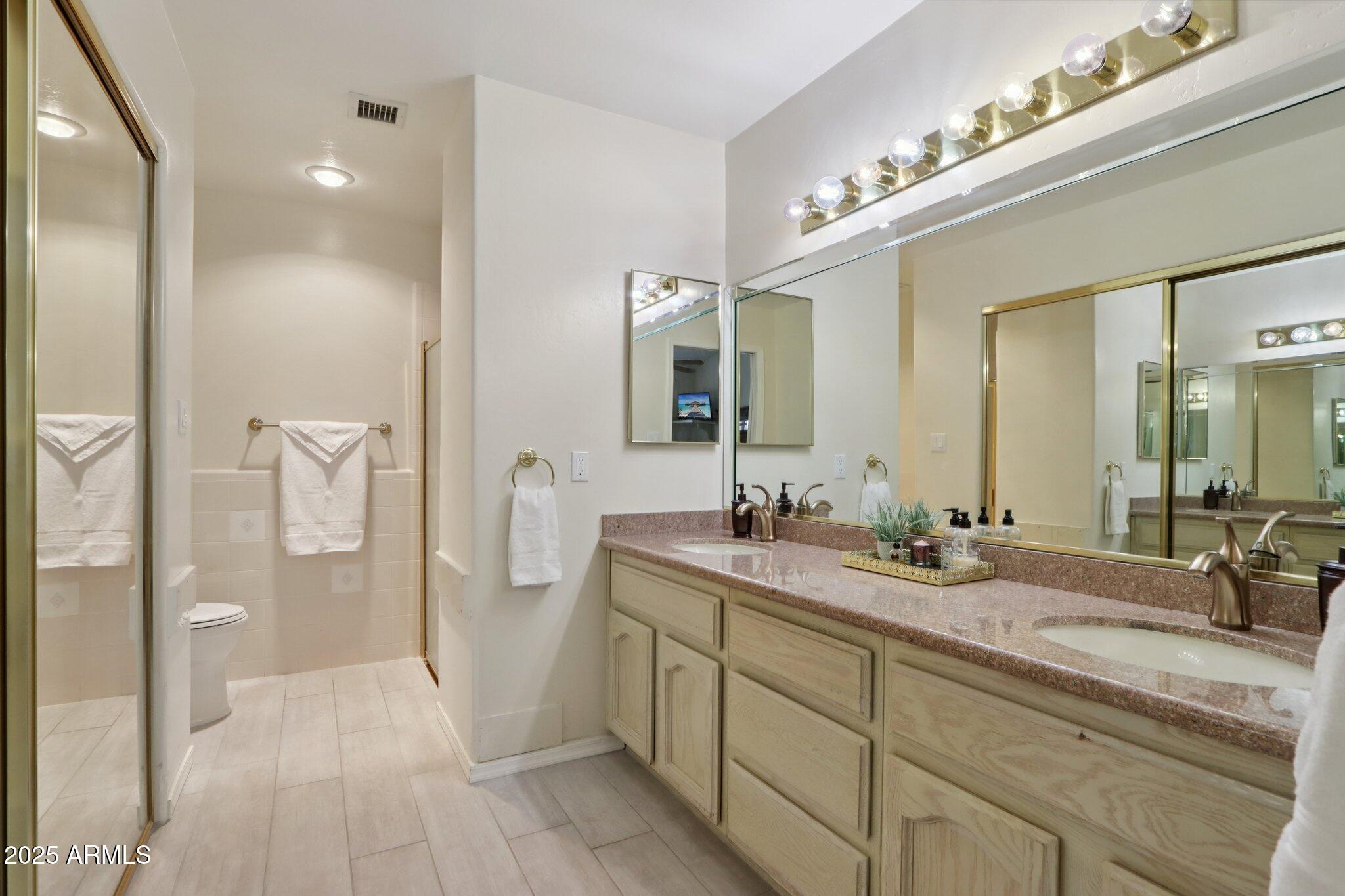 2055 N 56TH Street, 15