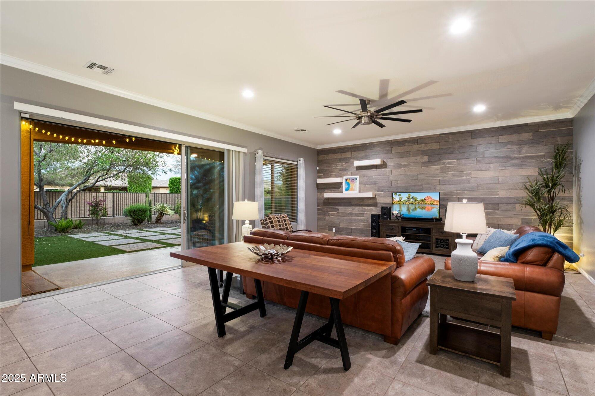 5123 S MARIPOSA Drive