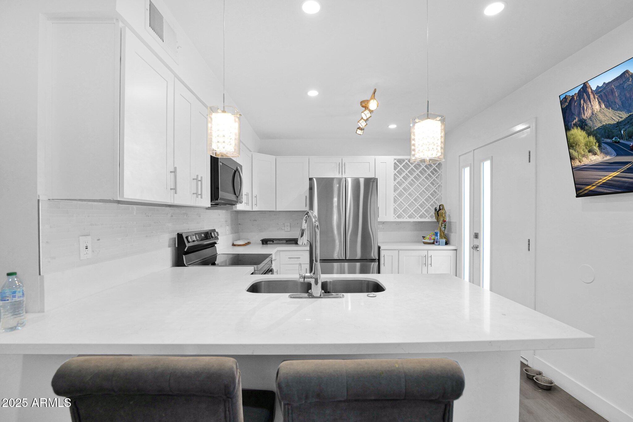 1302 W BECKER Lane