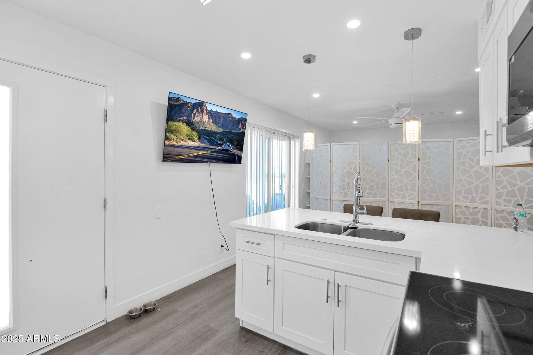 1302 W BECKER Lane