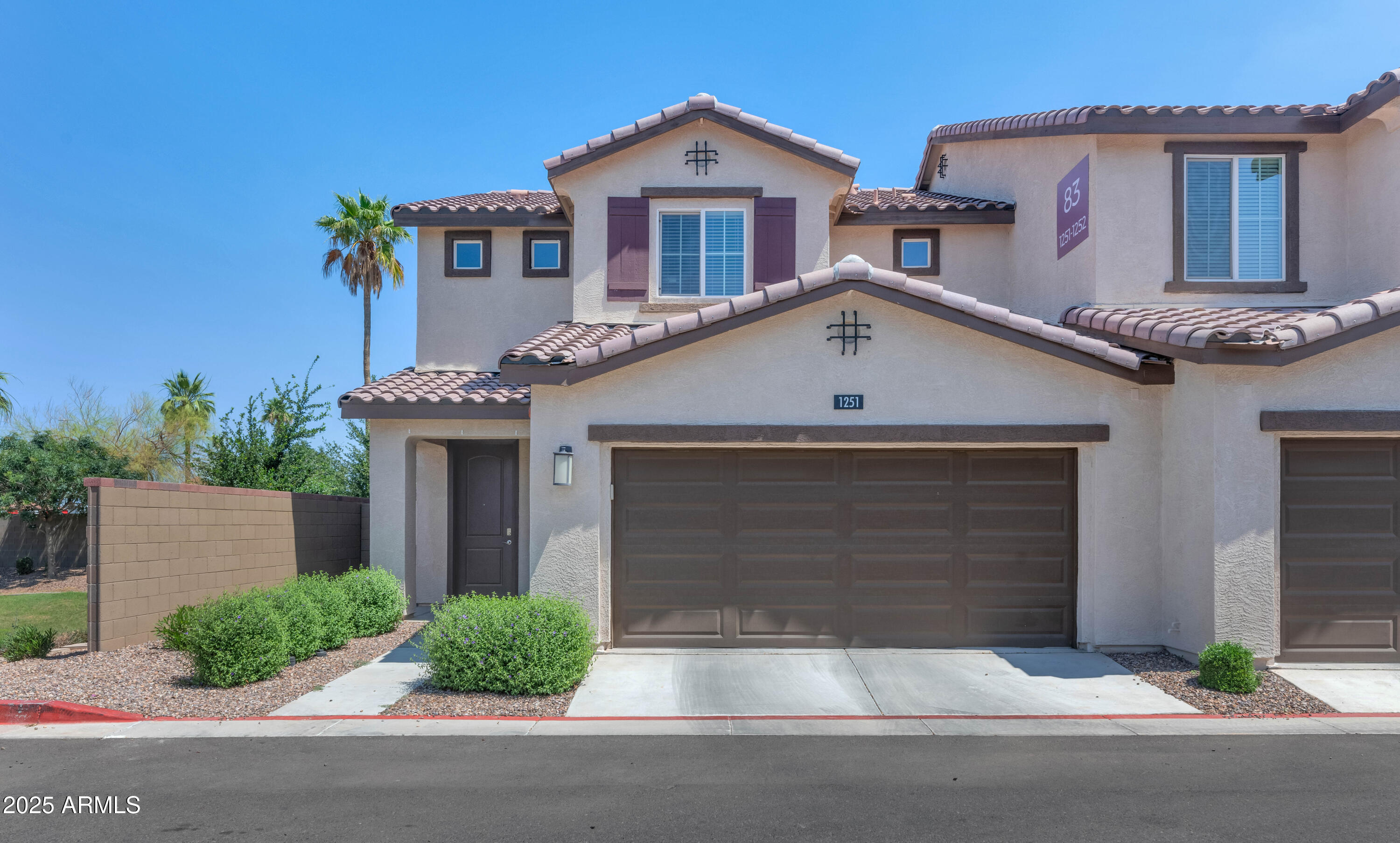 1255 N ARIZONA Avenue, 1251
