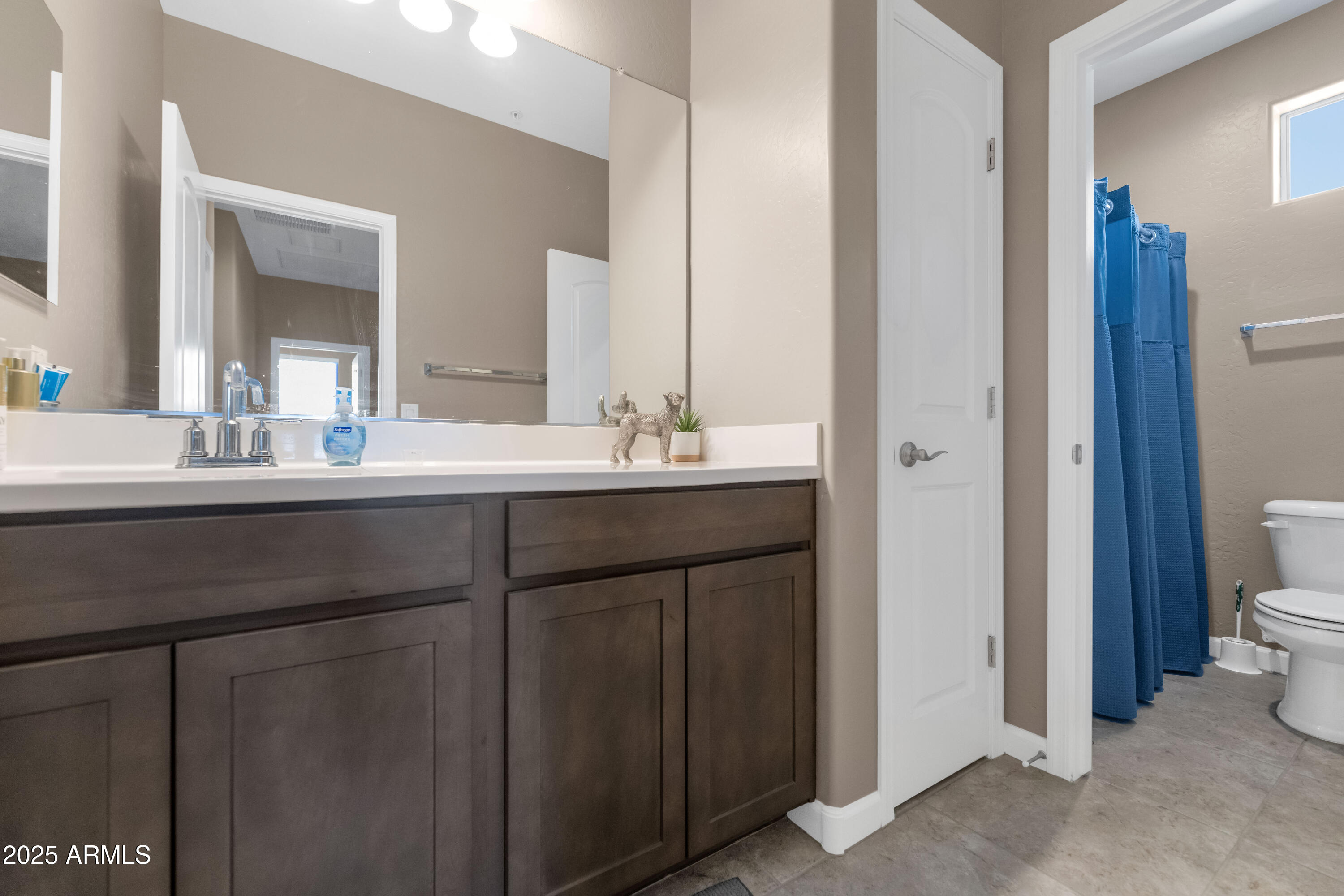 1255 N ARIZONA Avenue, 1251