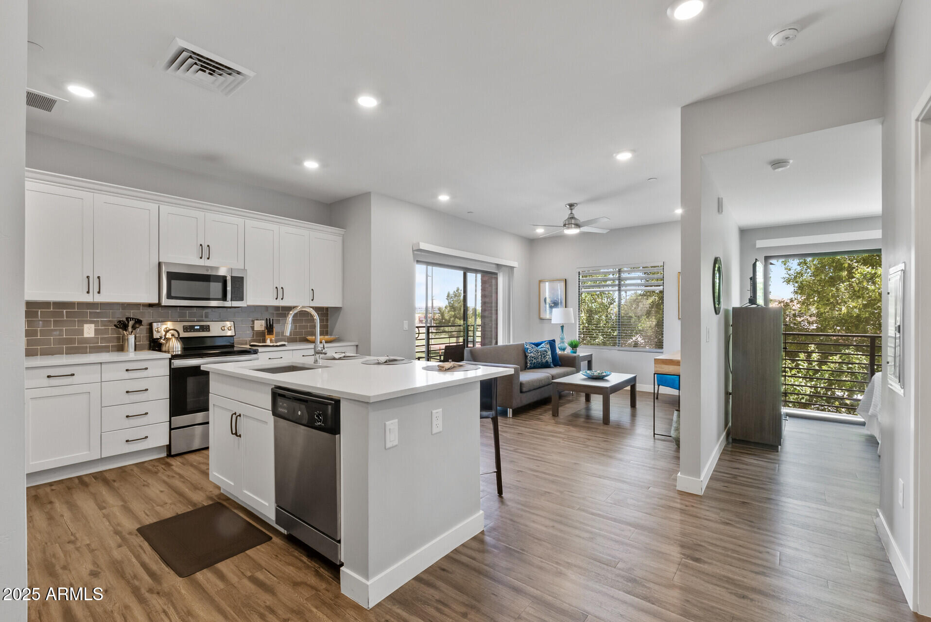 475 N 9TH Street, 206