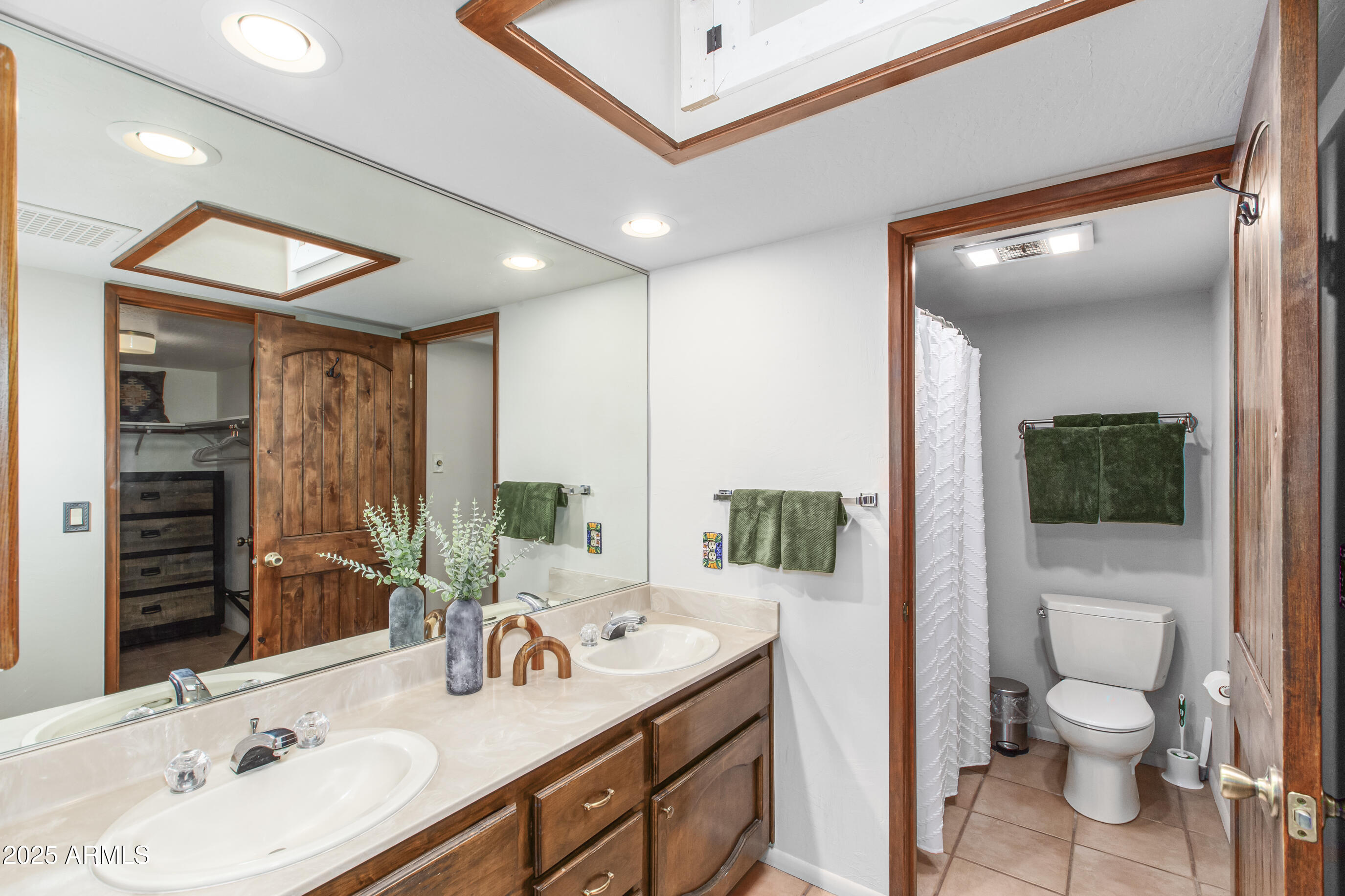 25 E Edgewood Circle