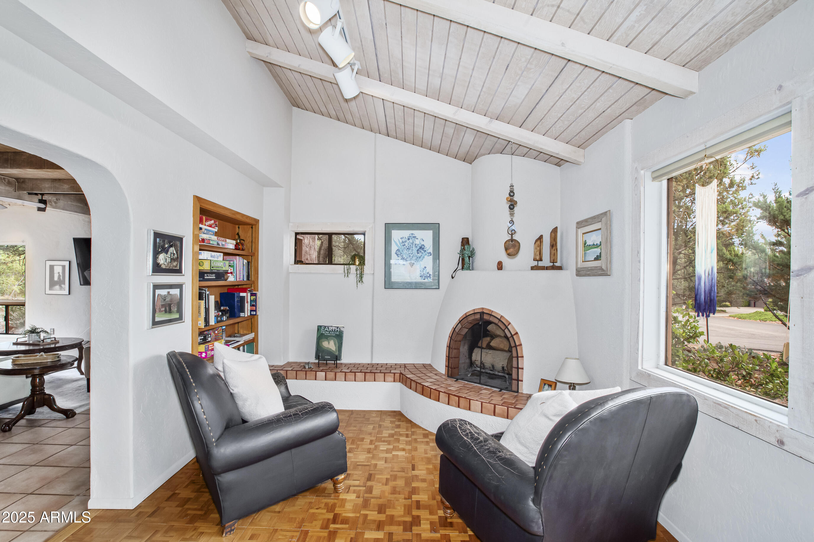 25 E Edgewood Circle