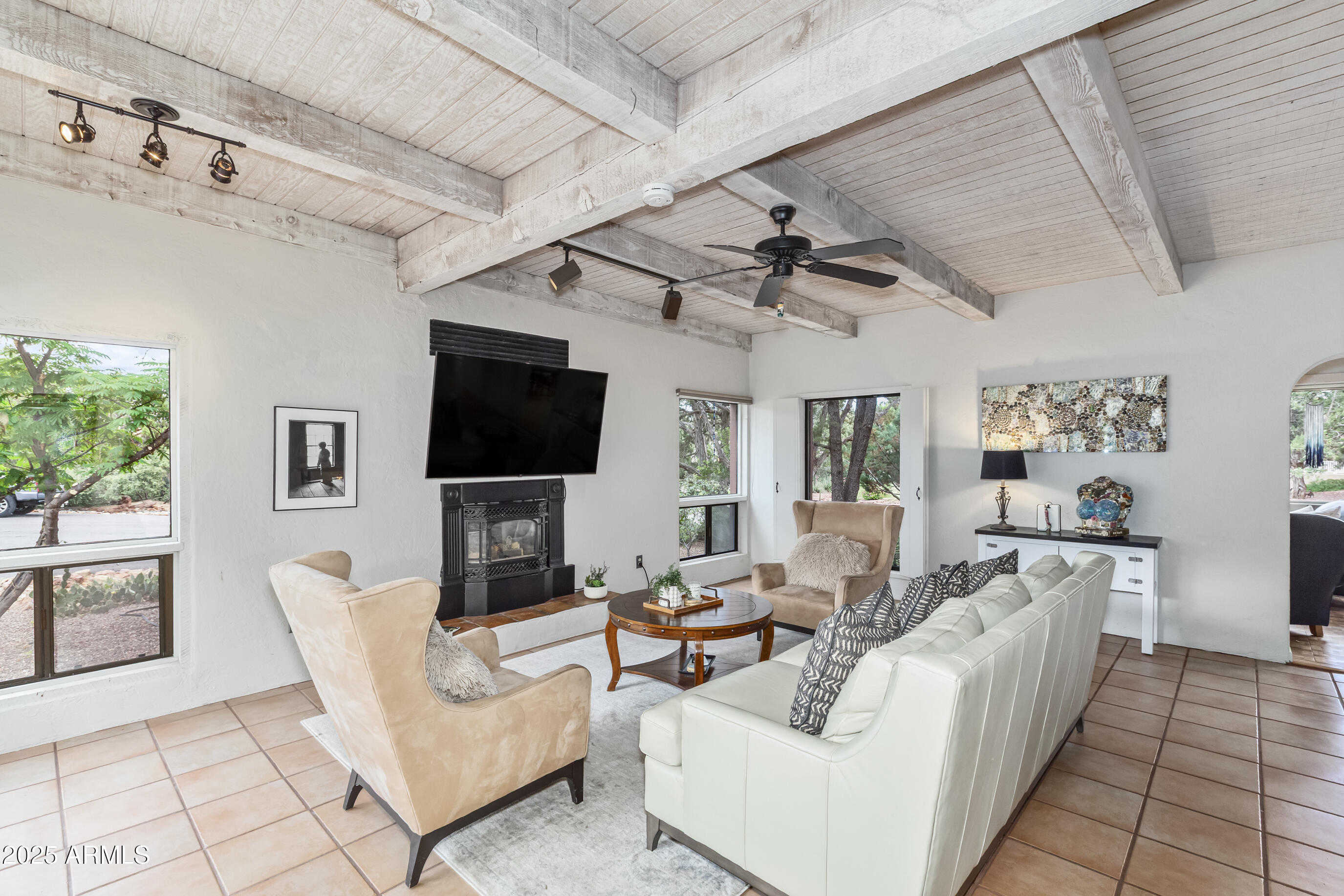 25 E Edgewood Circle