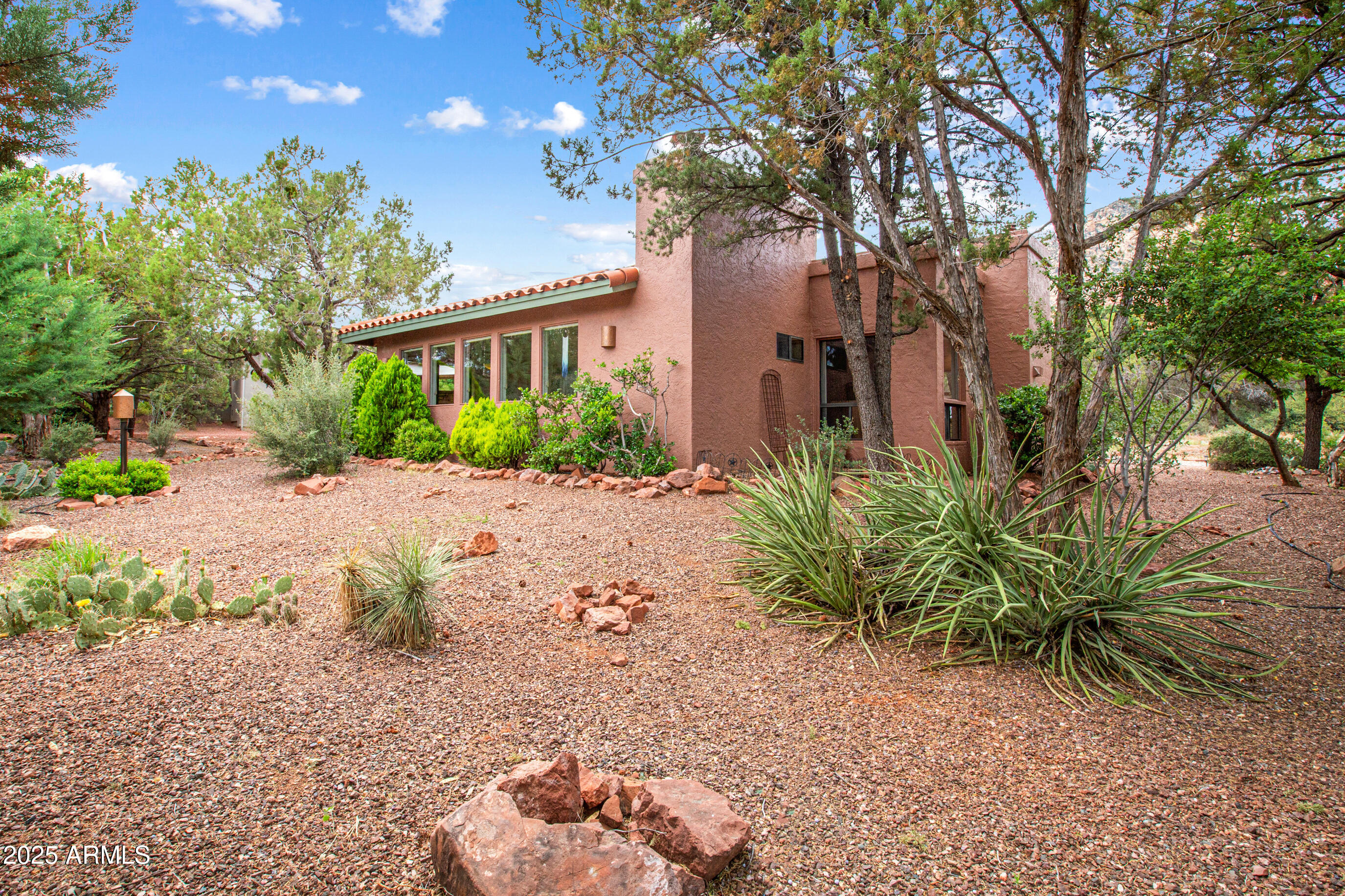25 E Edgewood Circle