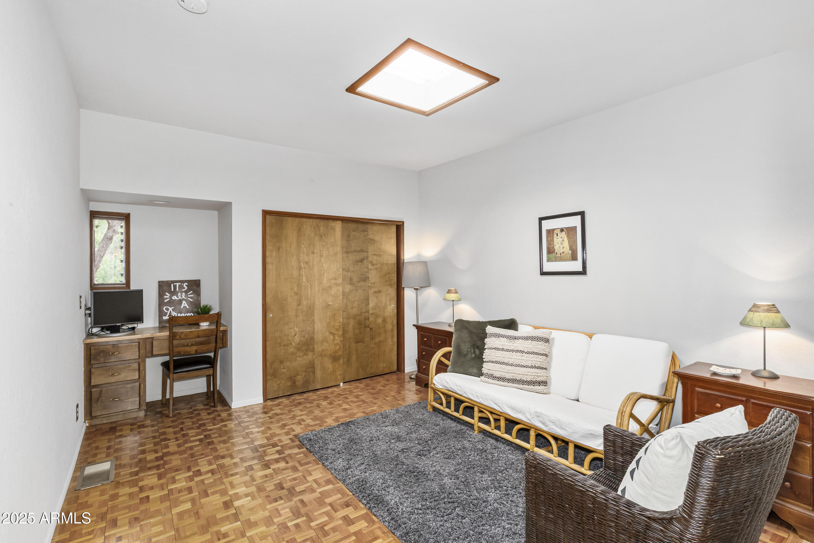 25 E Edgewood Circle