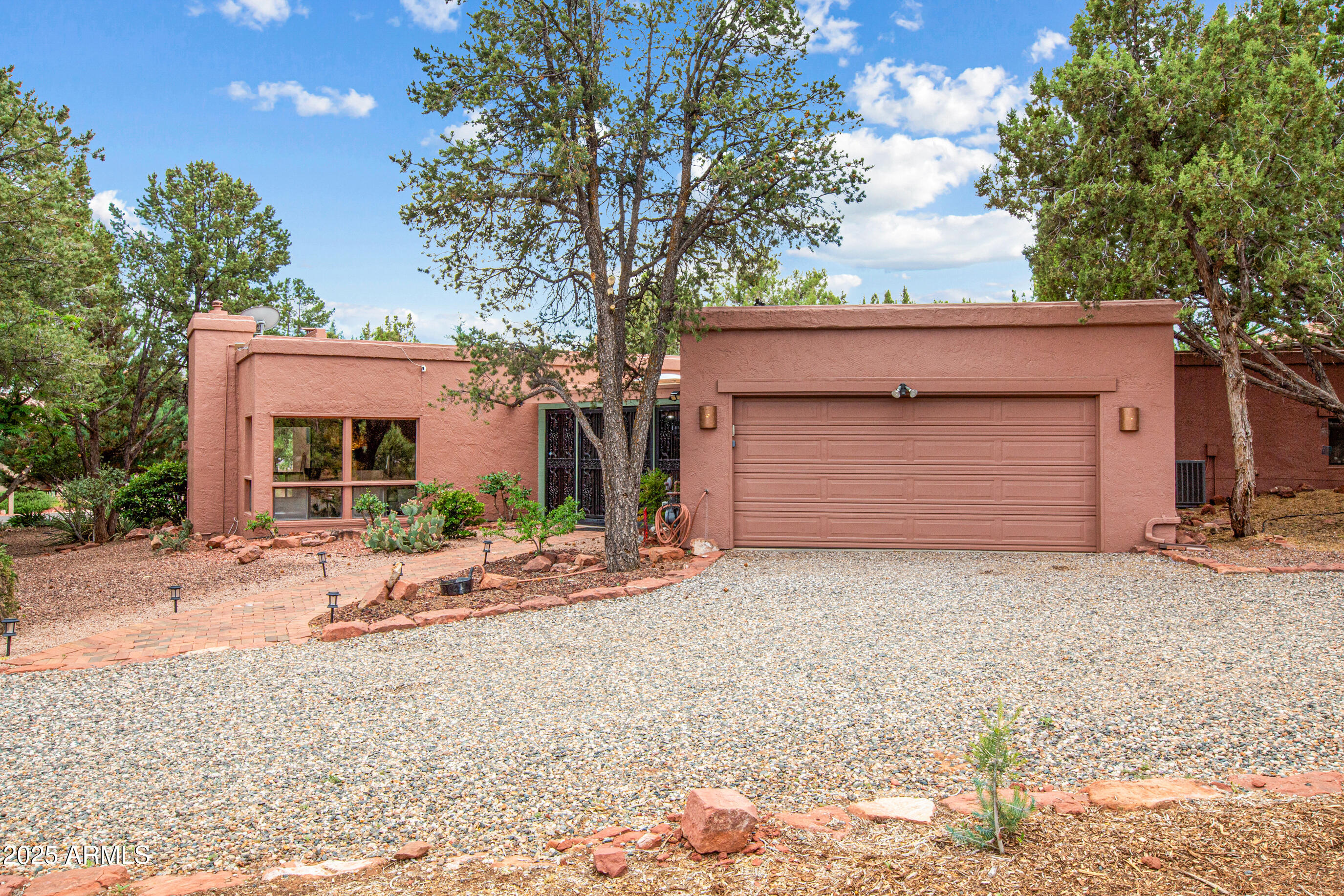 25 E Edgewood Circle