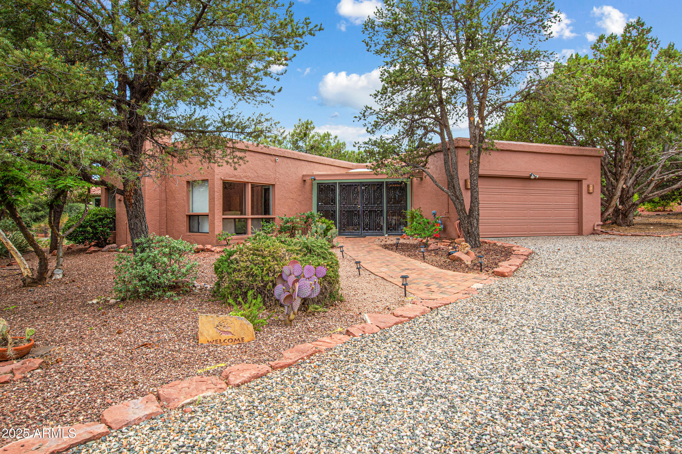 25 E Edgewood Circle