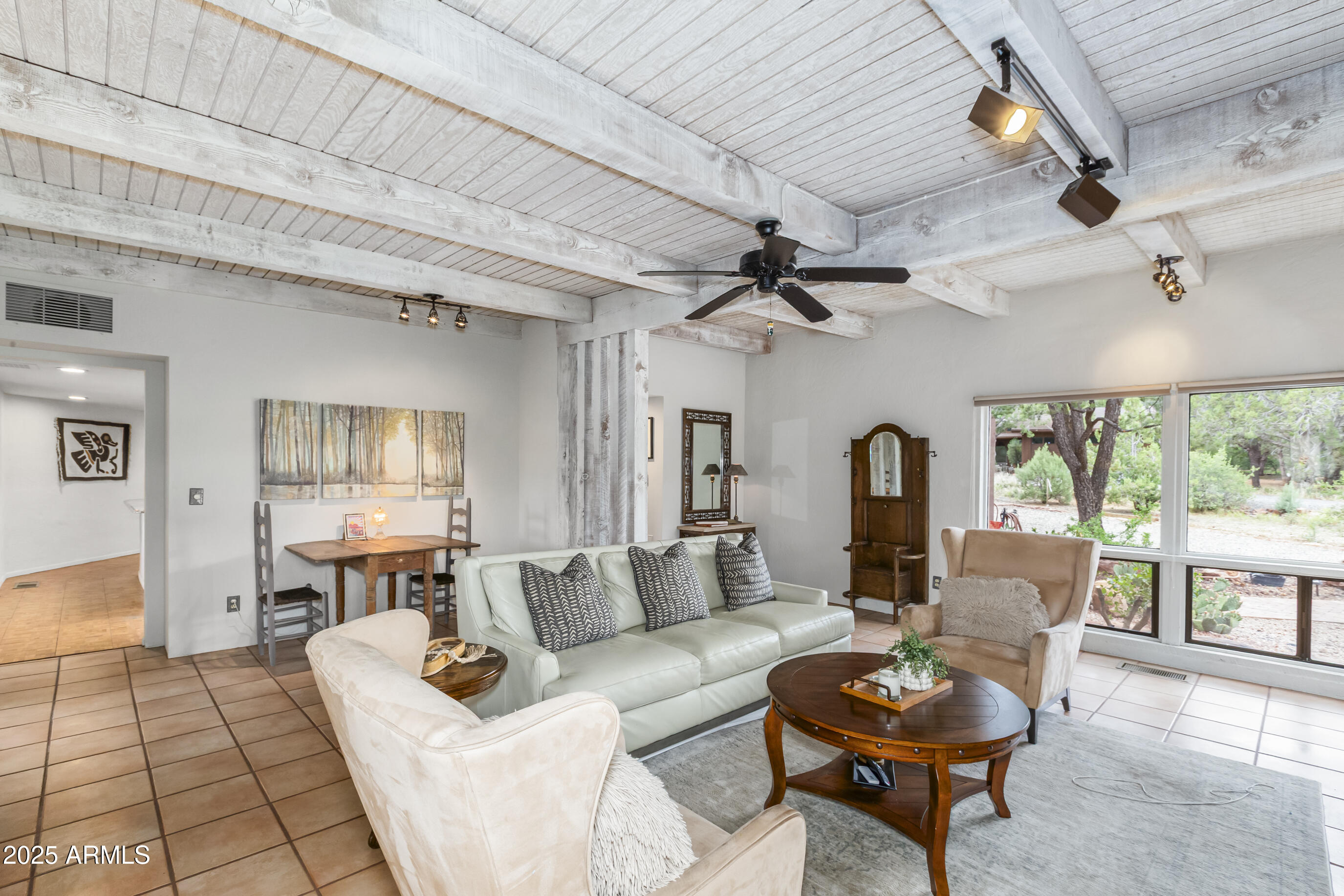 25 E Edgewood Circle