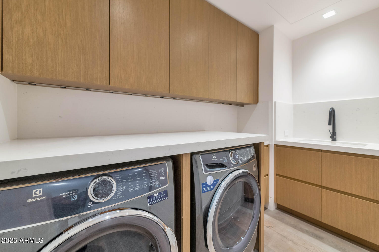 6587 N PALMERAIE Boulevard, 1051