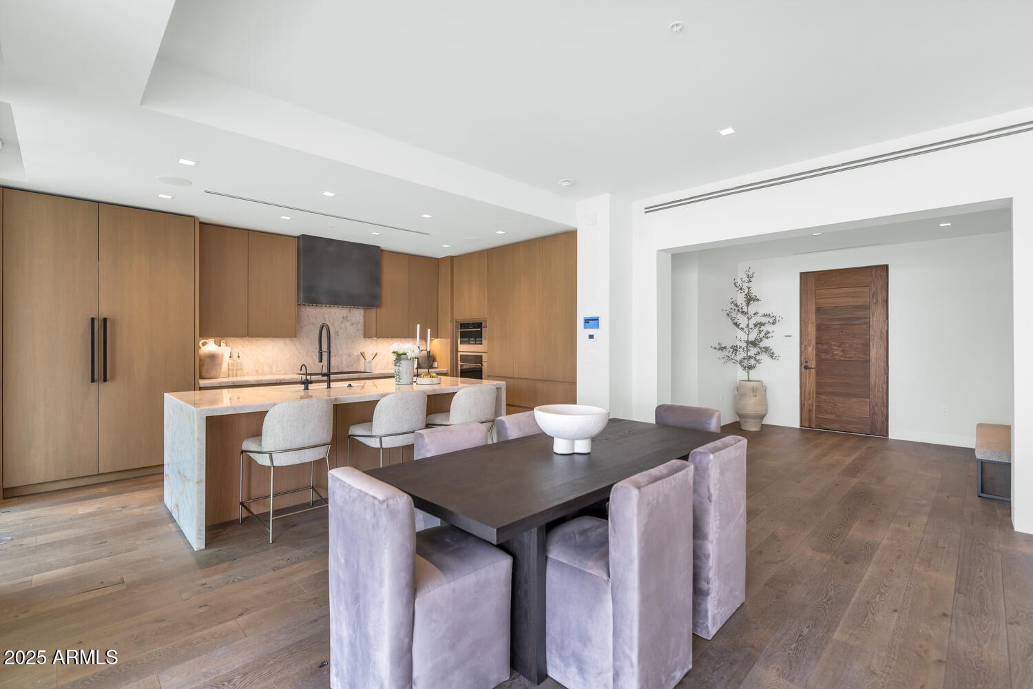 6587 N PALMERAIE Boulevard, 1051