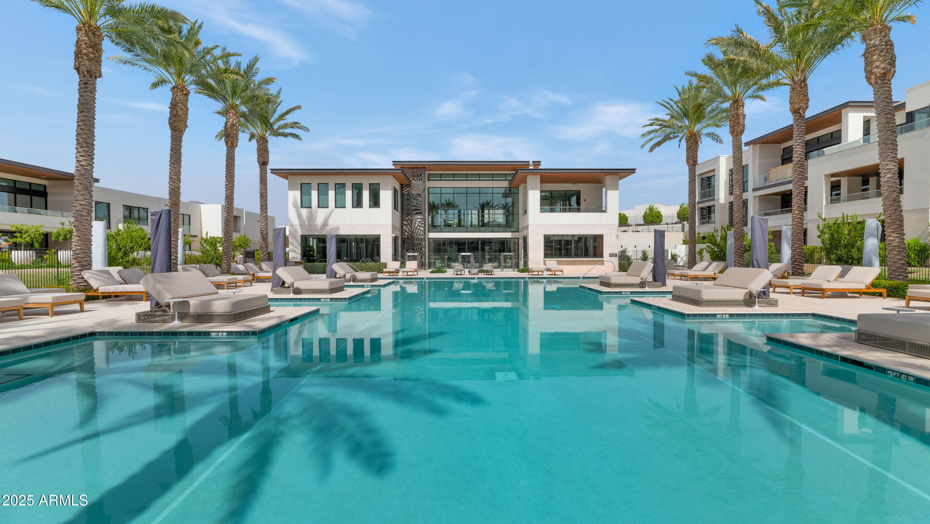 6587 N PALMERAIE Boulevard, 1051