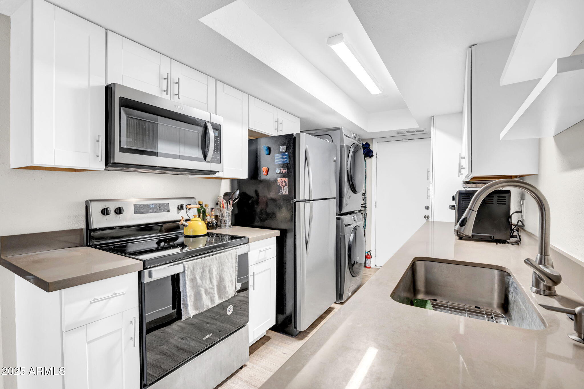 10424 N 7TH Place, 2