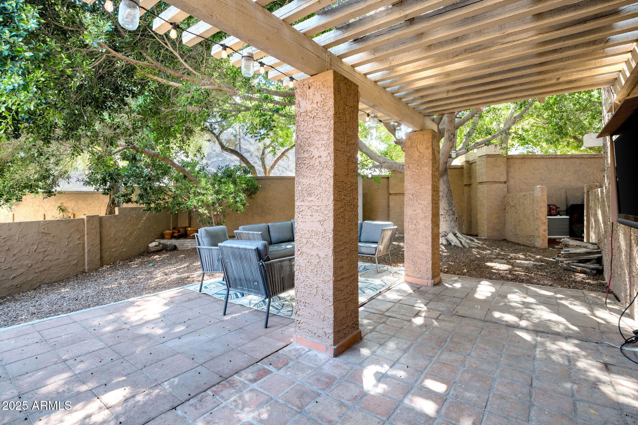 10424 N 7TH Place, 2