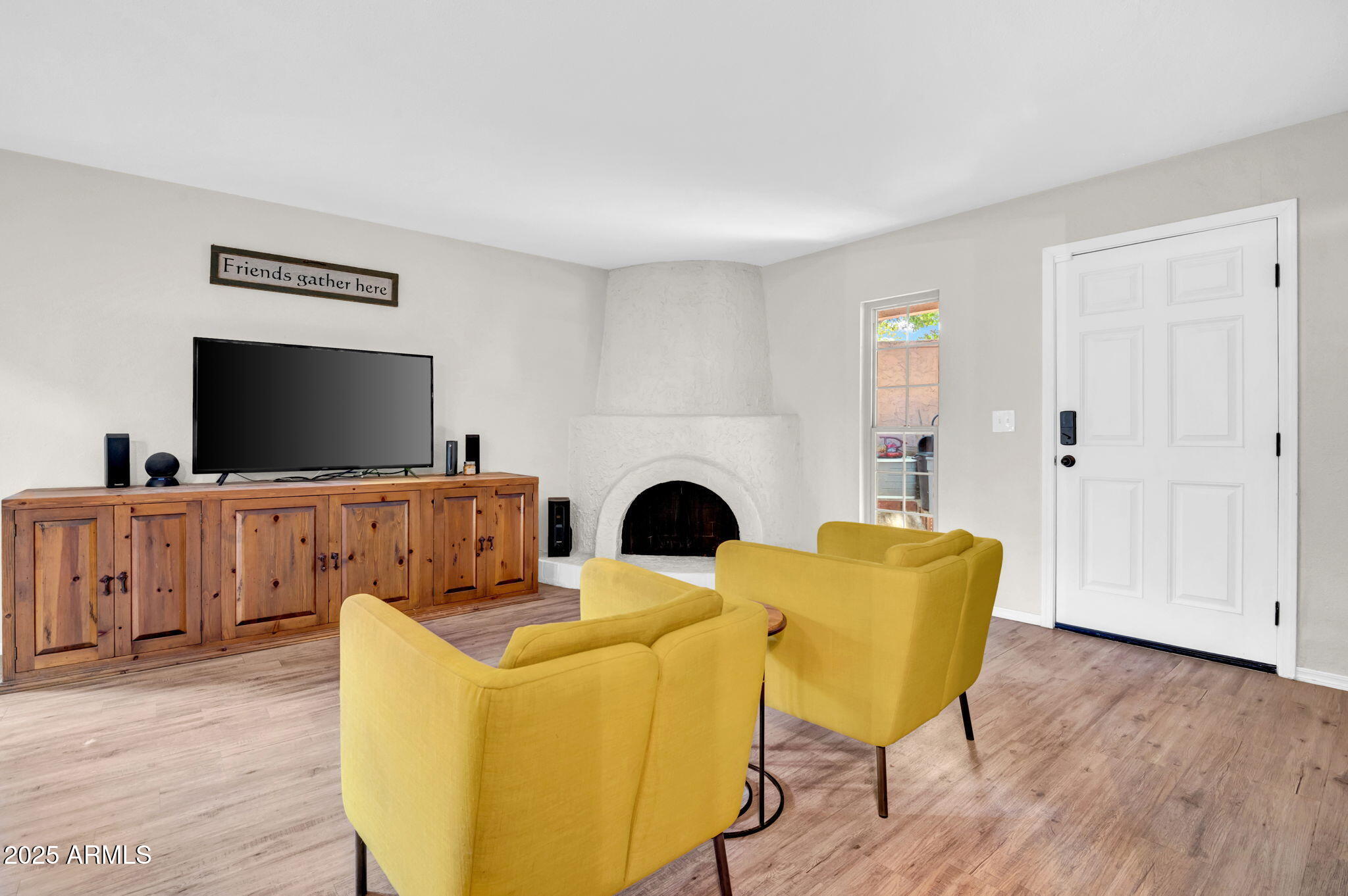 10424 N 7TH Place, 2