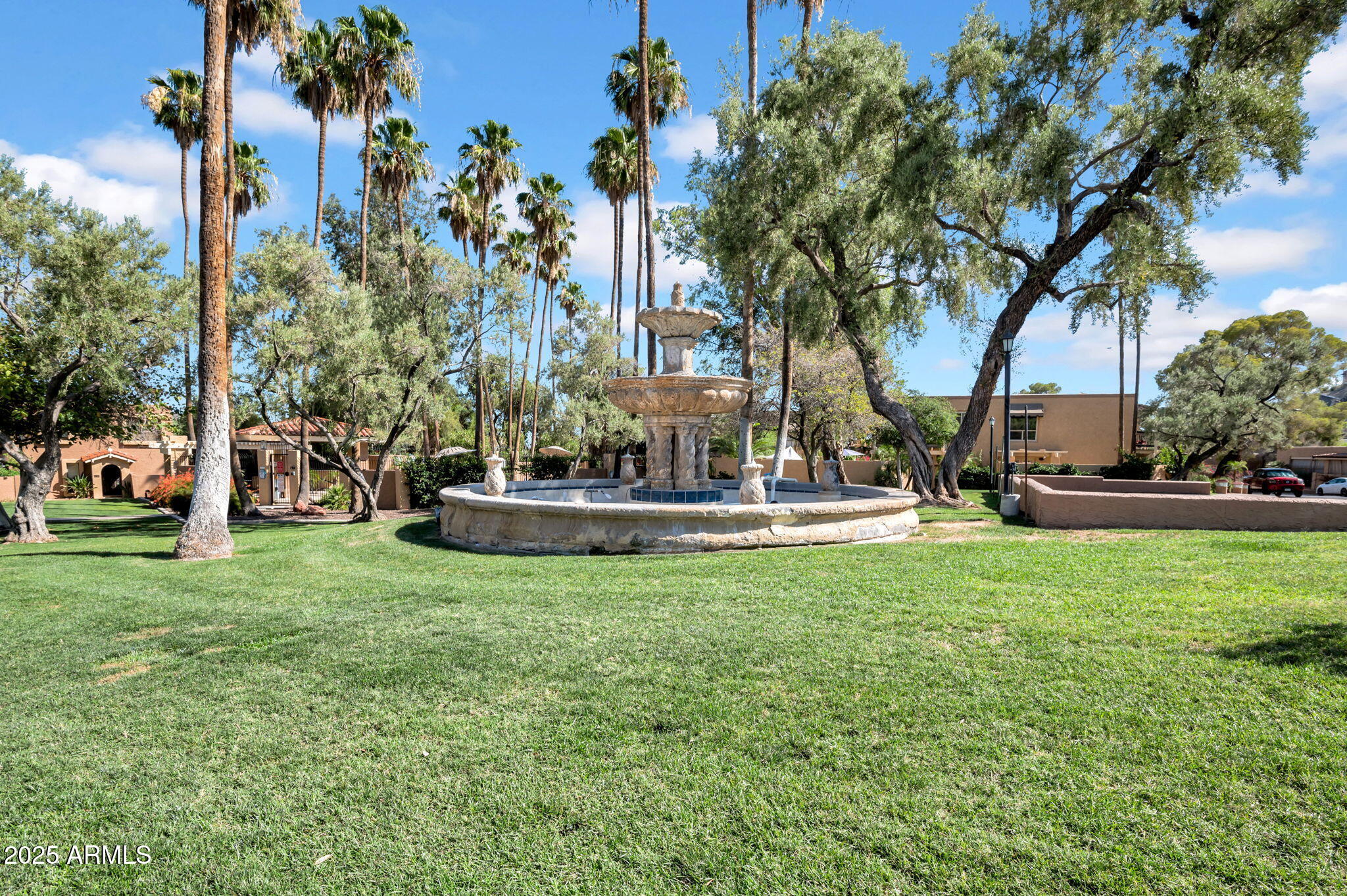 10424 N 7TH Place, 2