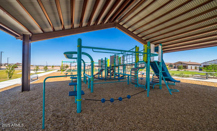 18261 W CAMINO DE ORO