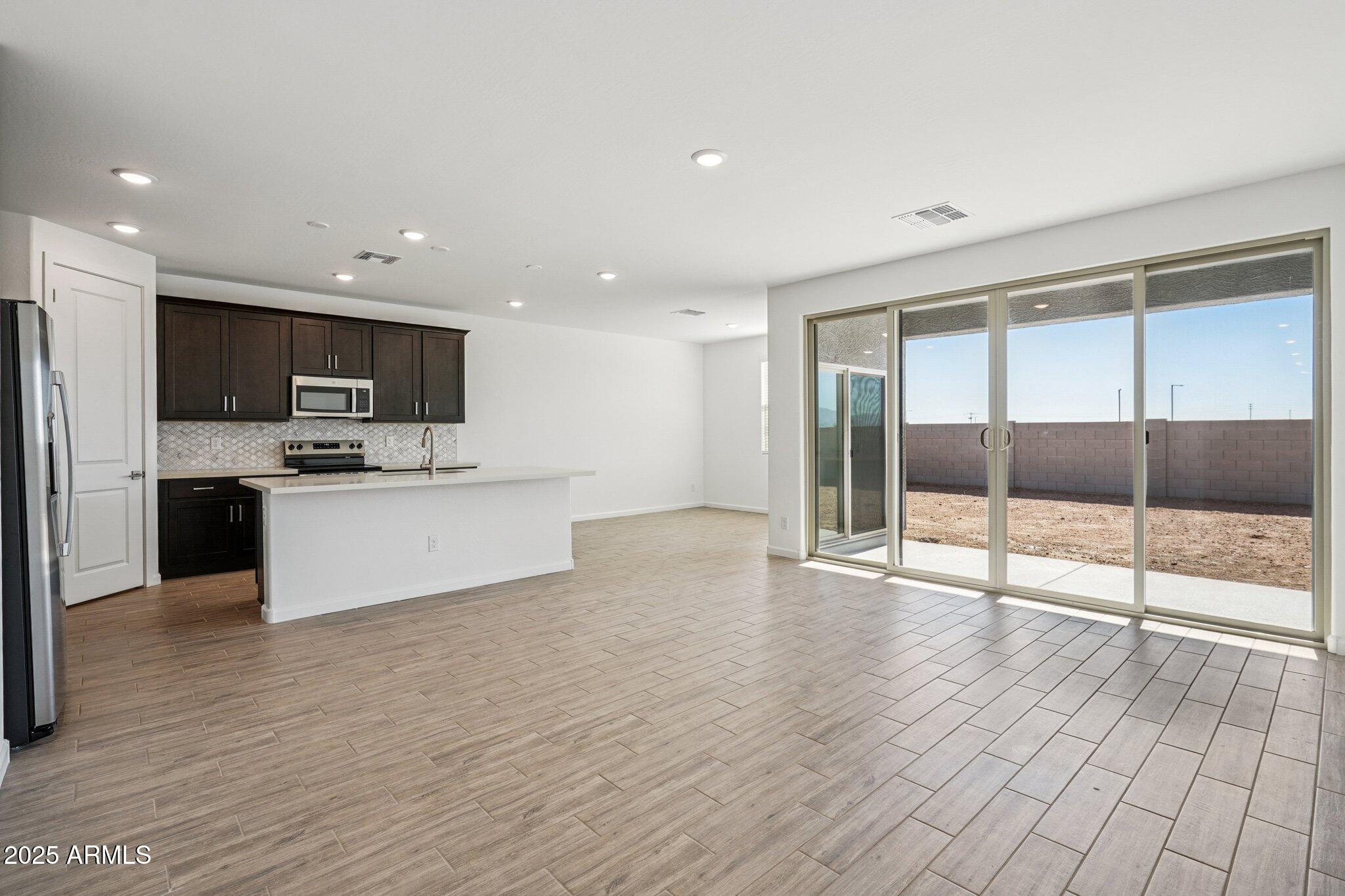 18253 W CAMINO DE ORO