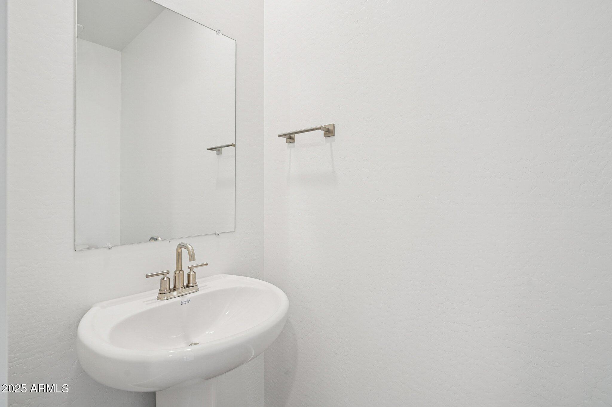 18253 W CAMINO DE ORO