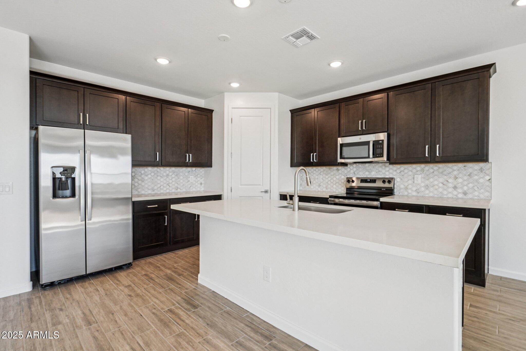 18253 W CAMINO DE ORO