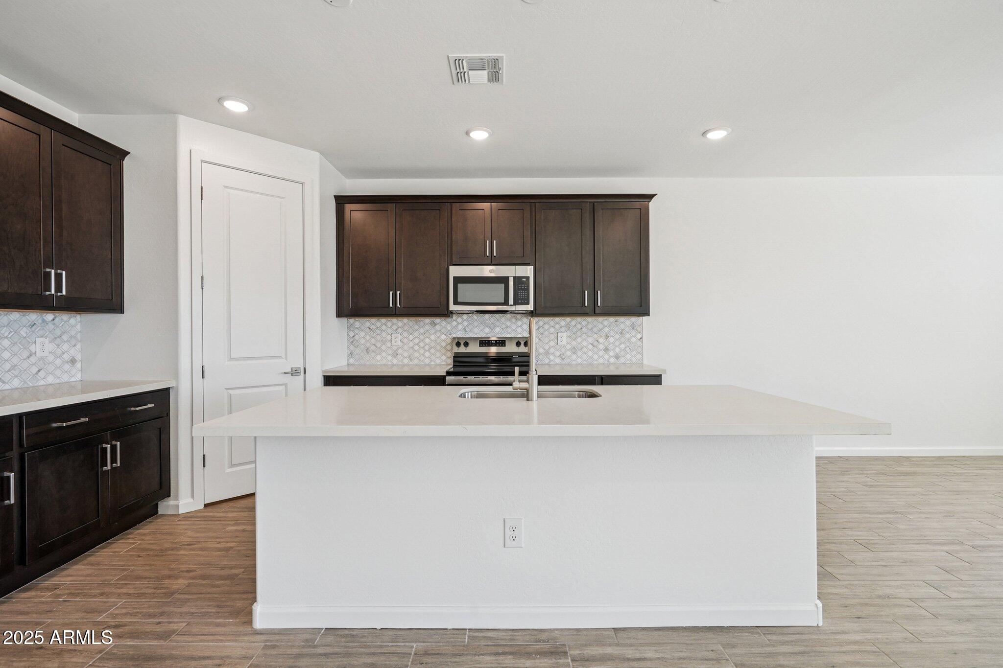 18253 W CAMINO DE ORO