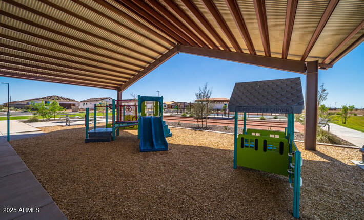 18253 W CAMINO DE ORO