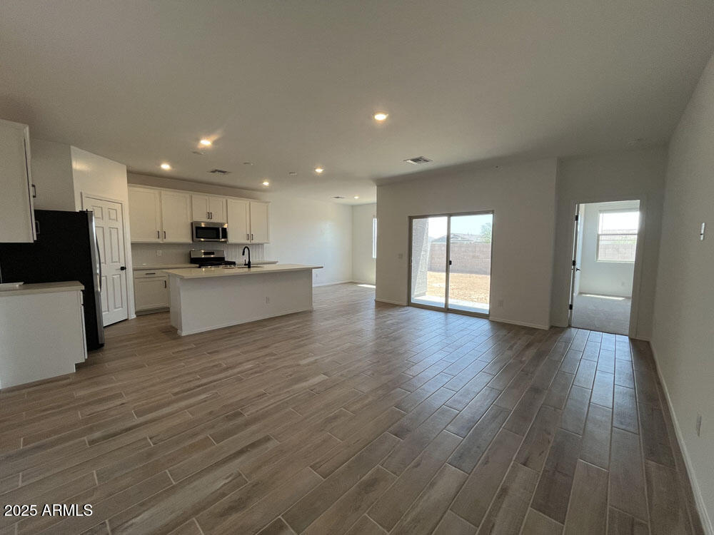 47437 W KENNER Drive