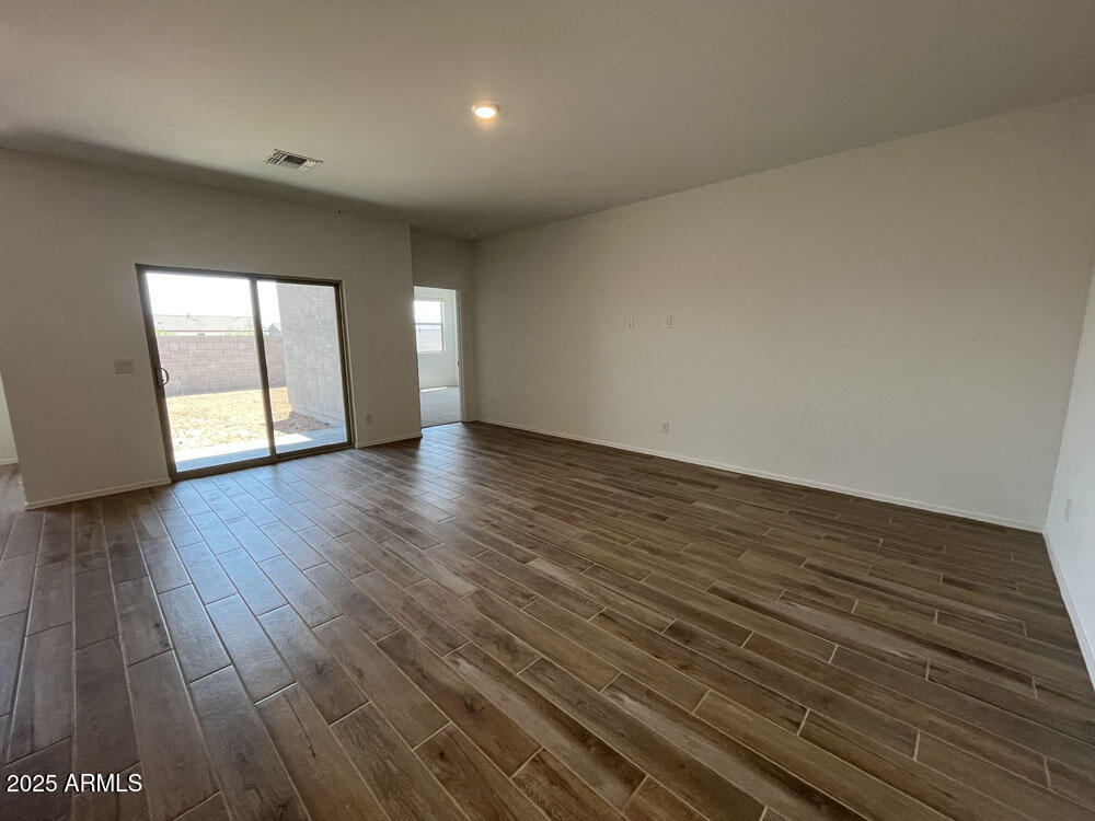 47437 W KENNER Drive