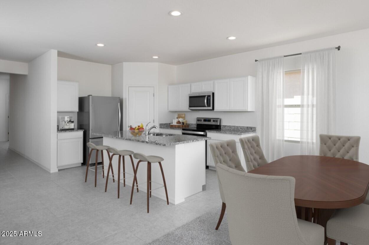 5722 E IRIS Drive