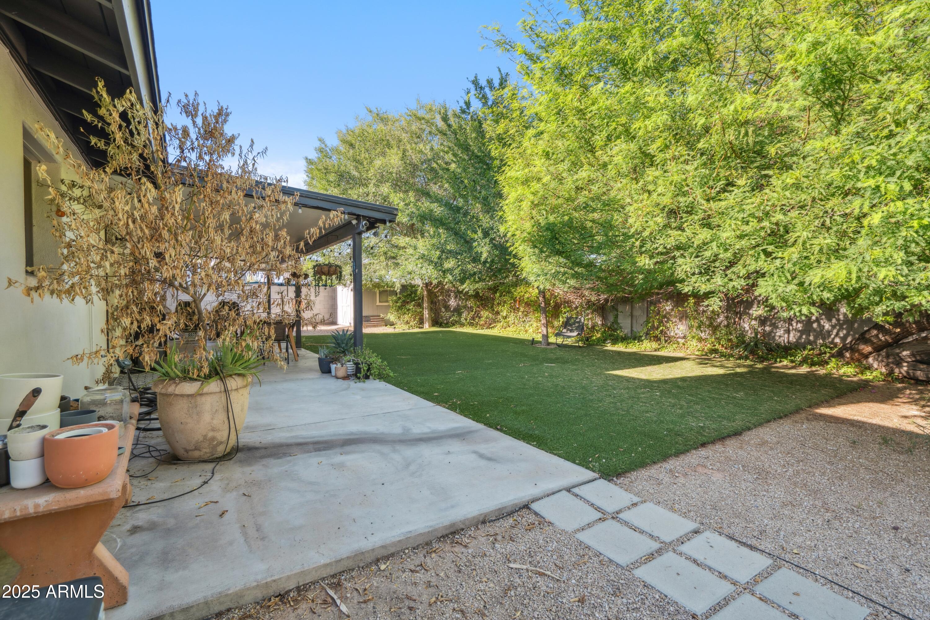 8143 E MULBERRY Street