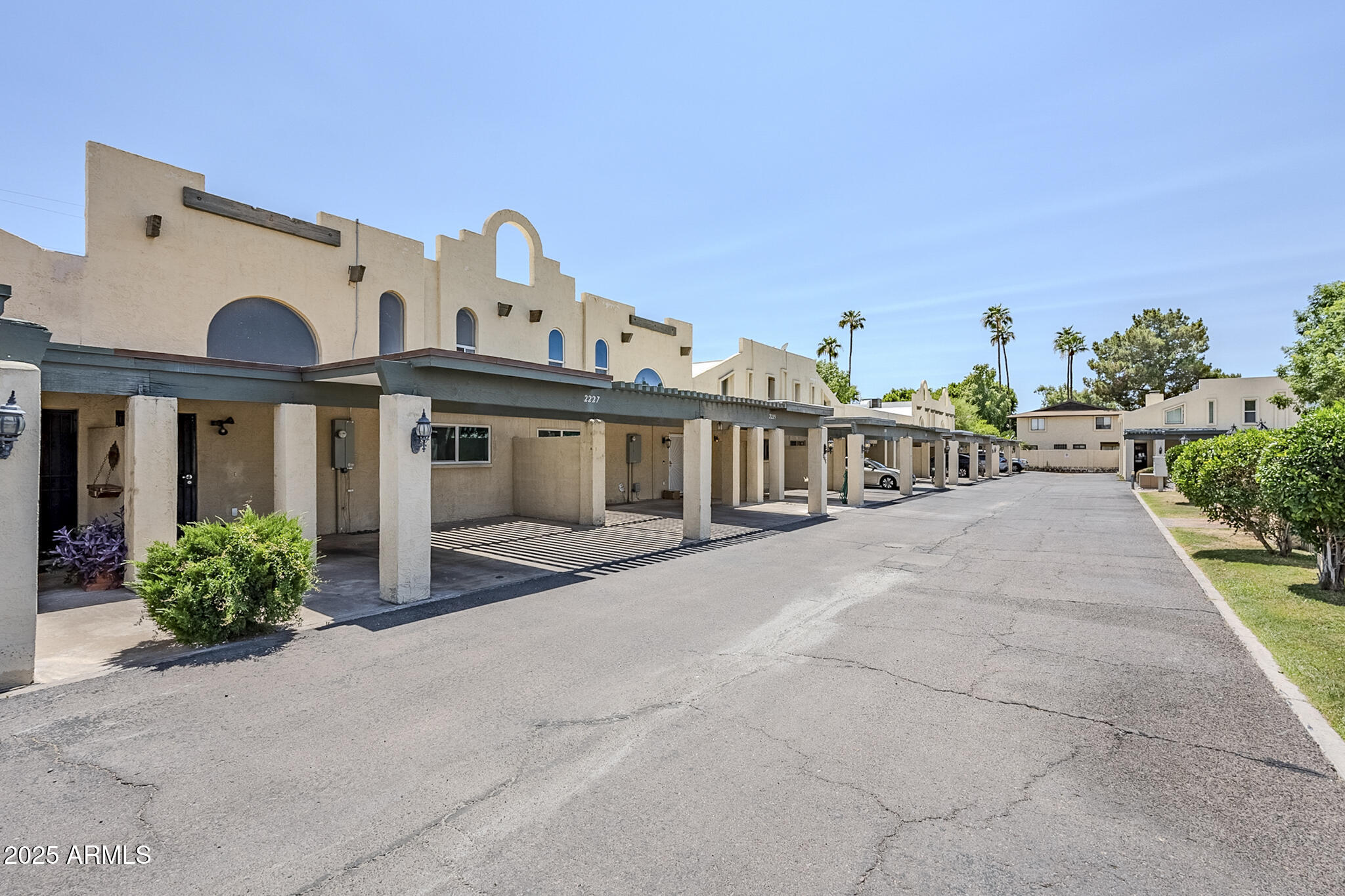 2223 E Catalina Drive
