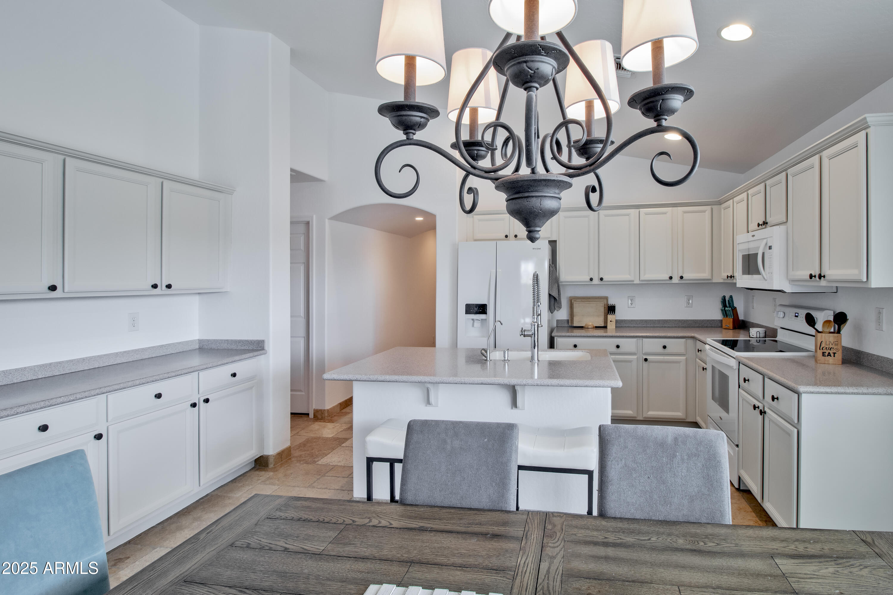 321 W DEXTER Way