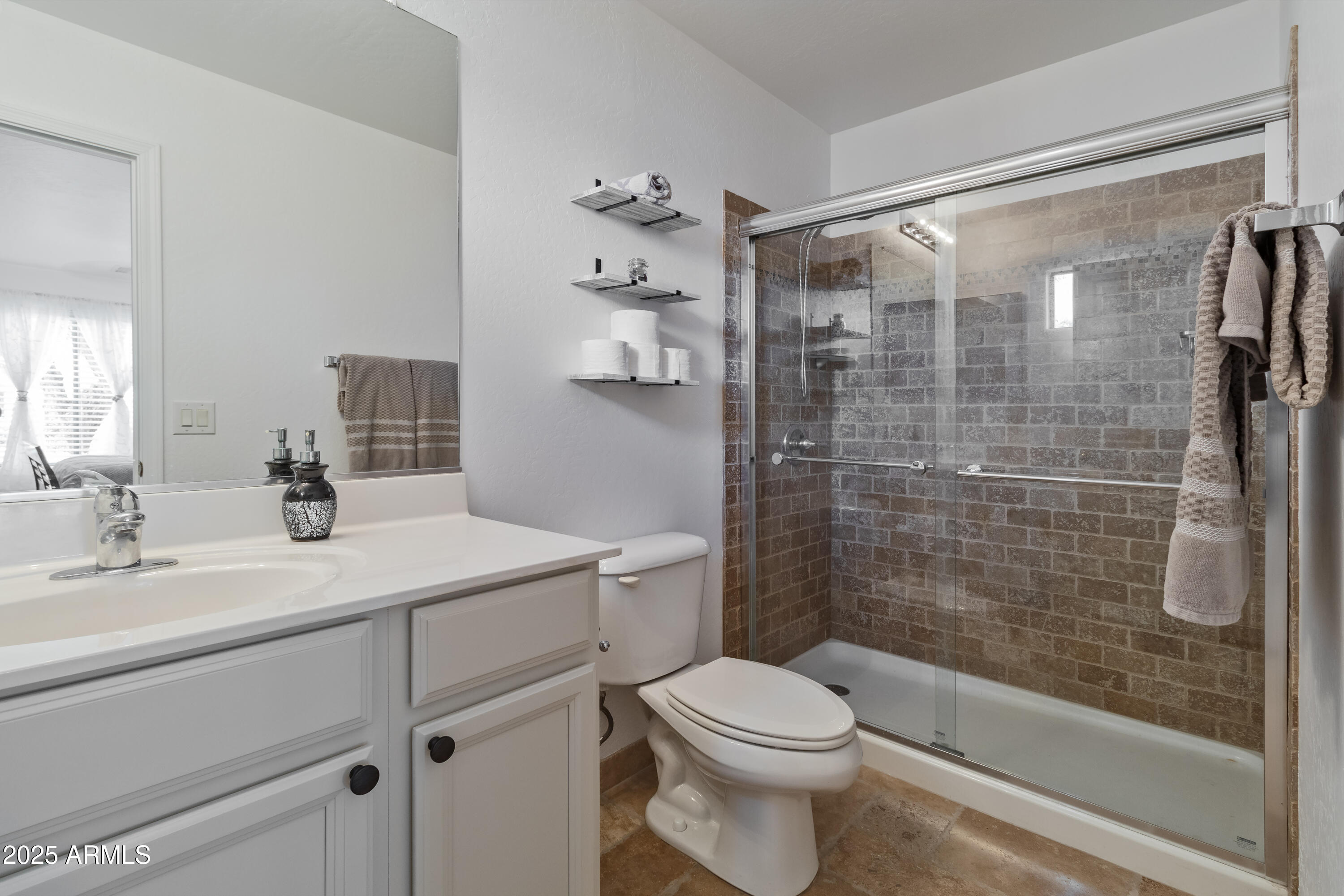 321 W DEXTER Way