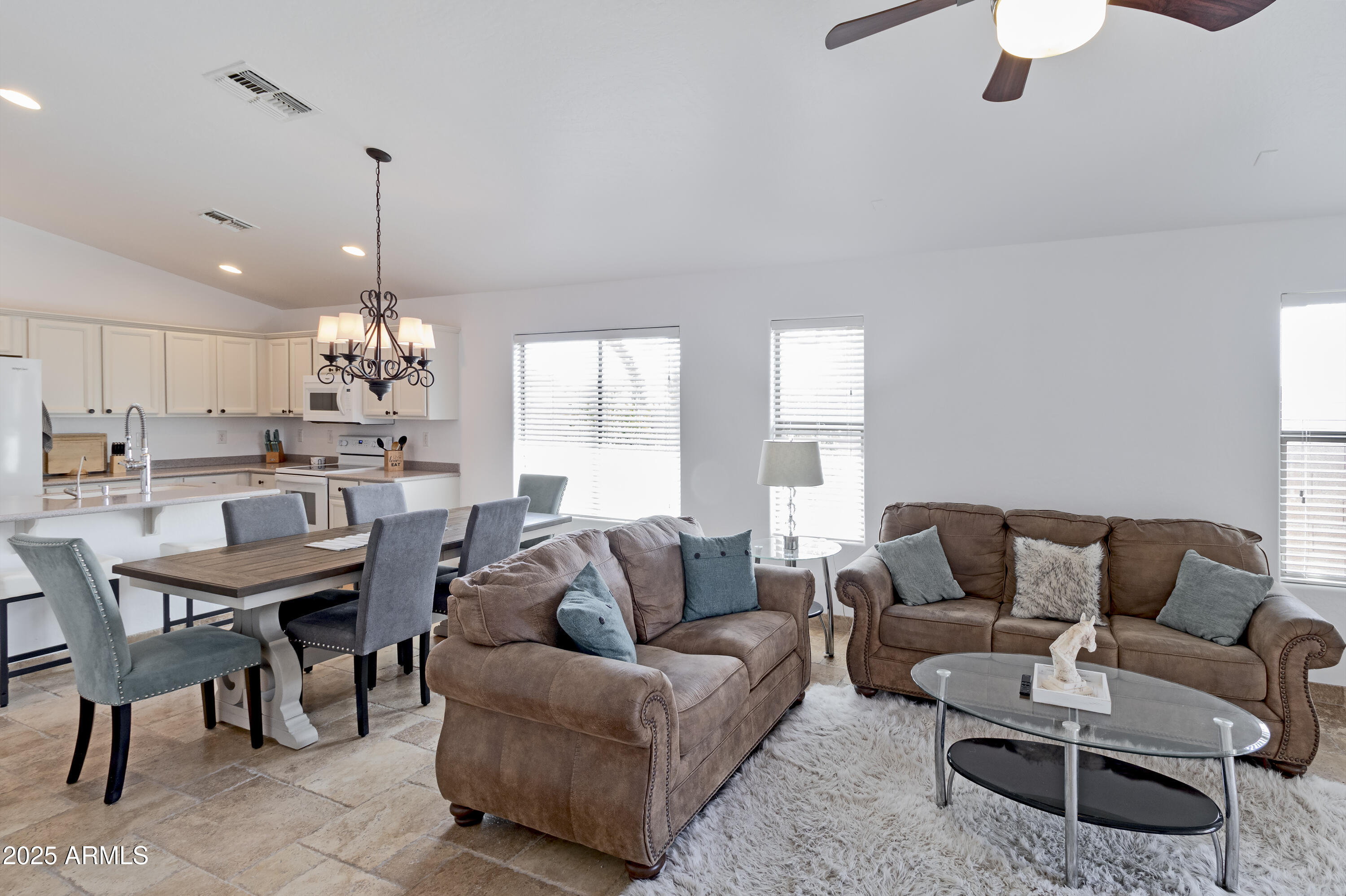 321 W DEXTER Way