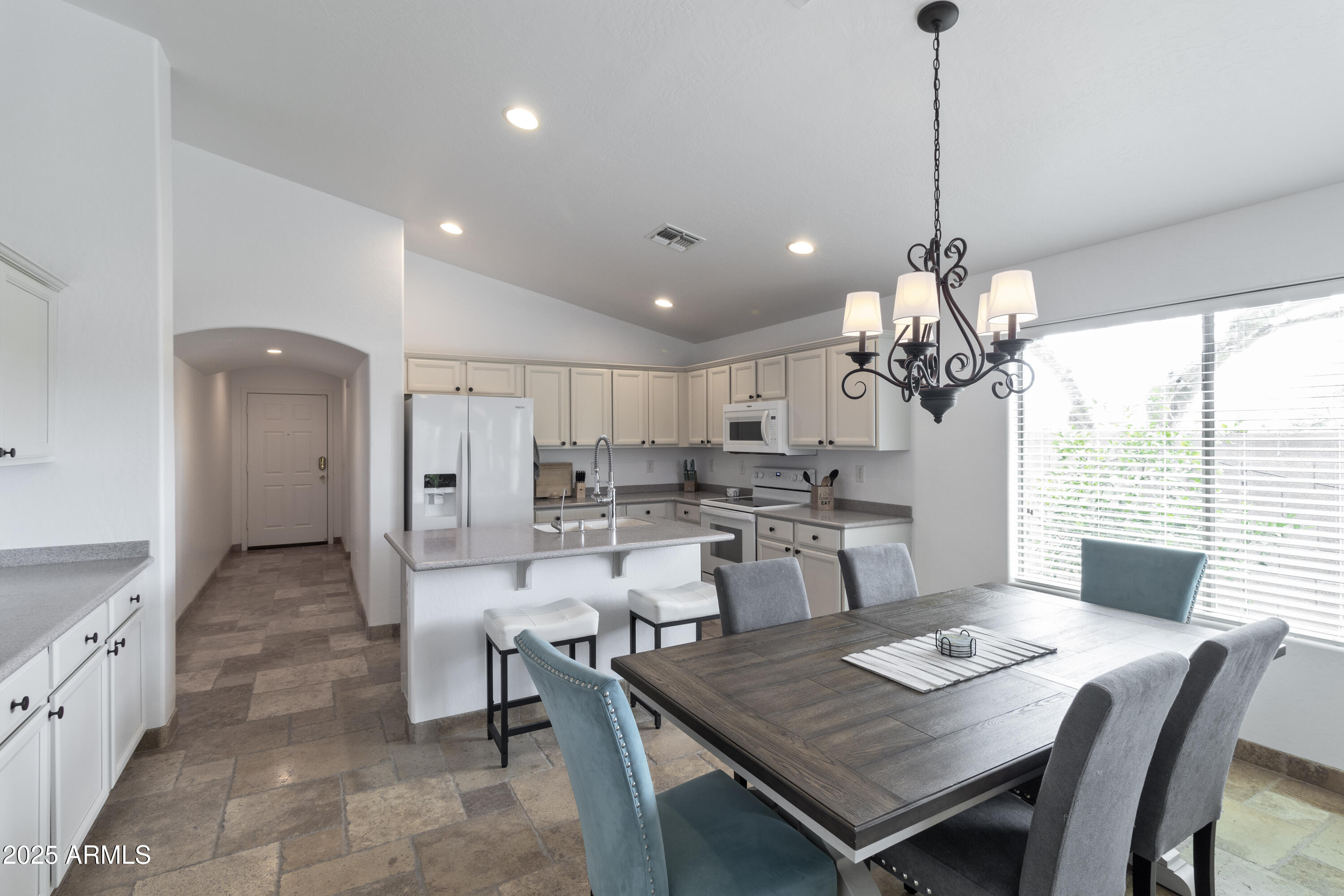321 W DEXTER Way