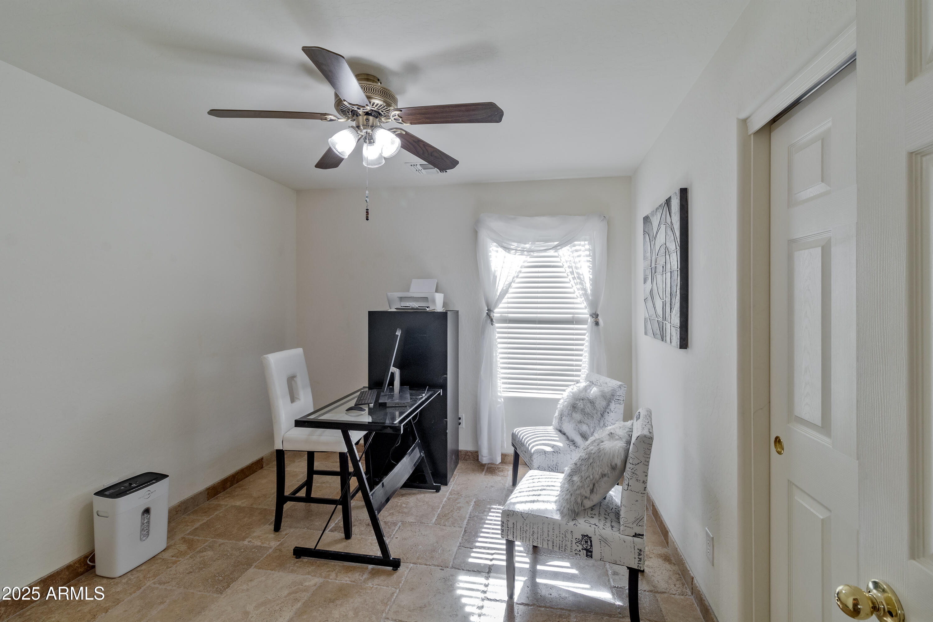 321 W DEXTER Way