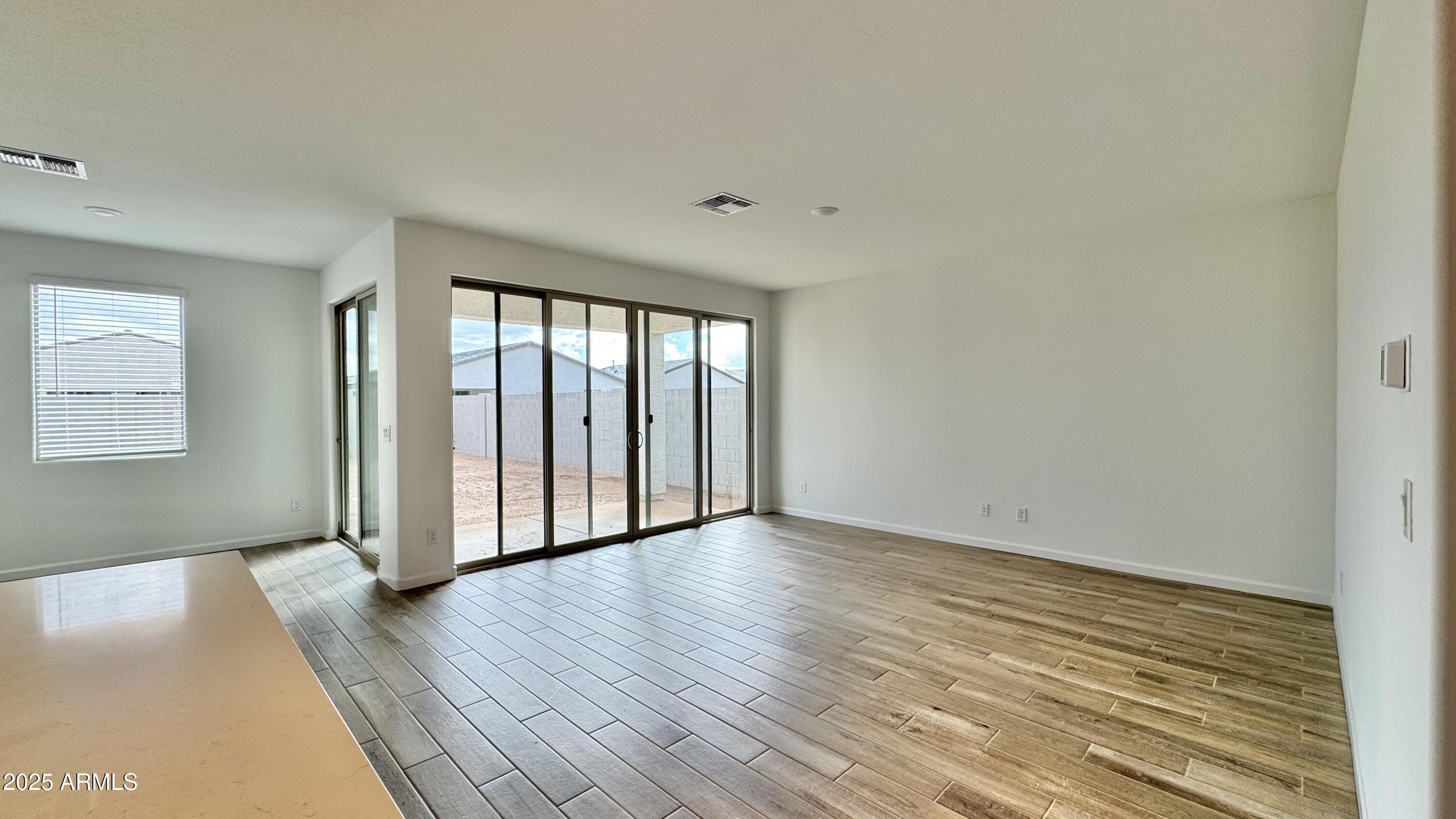 15743 W CAMDEN Avenue