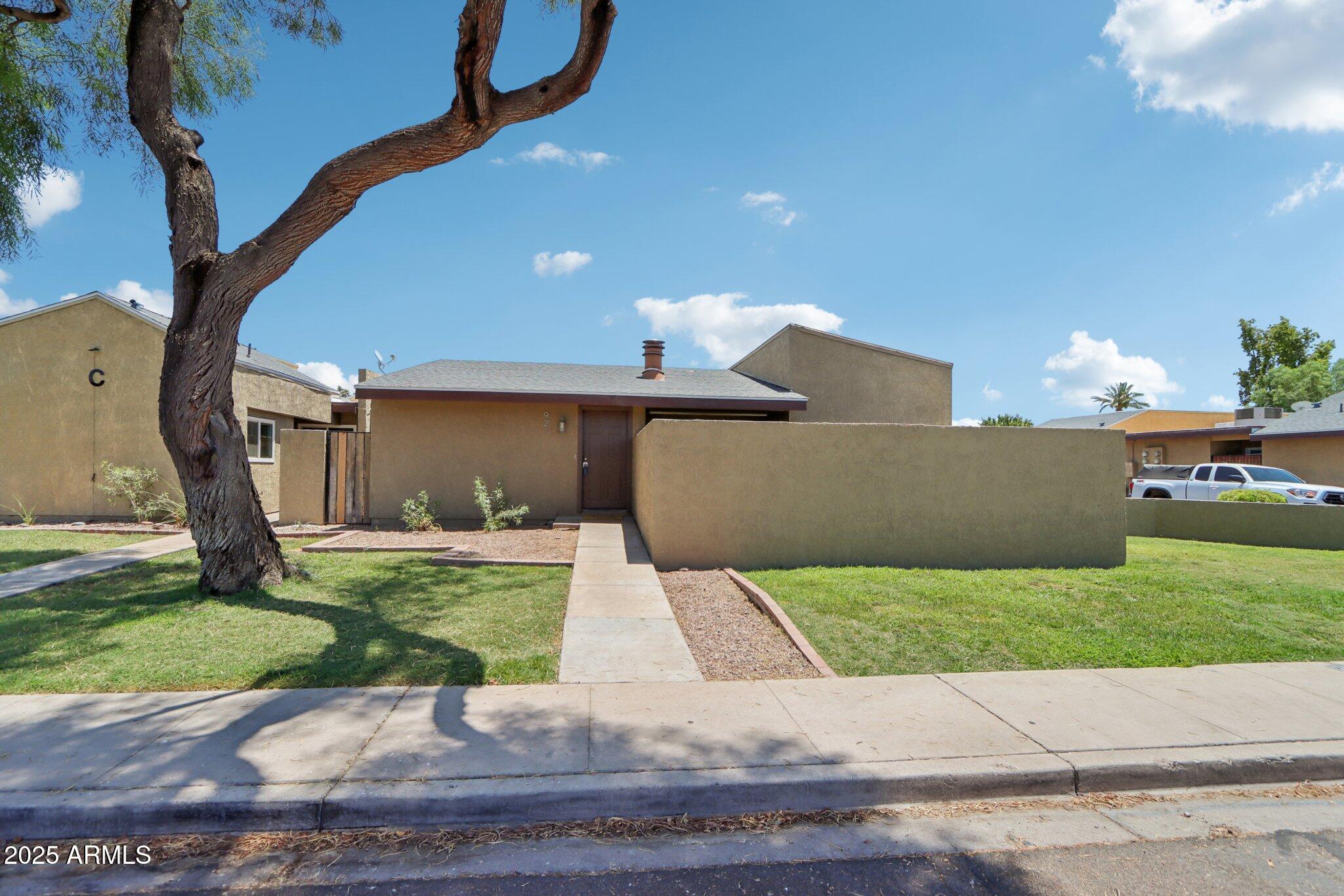 921 S HACIENDA Drive