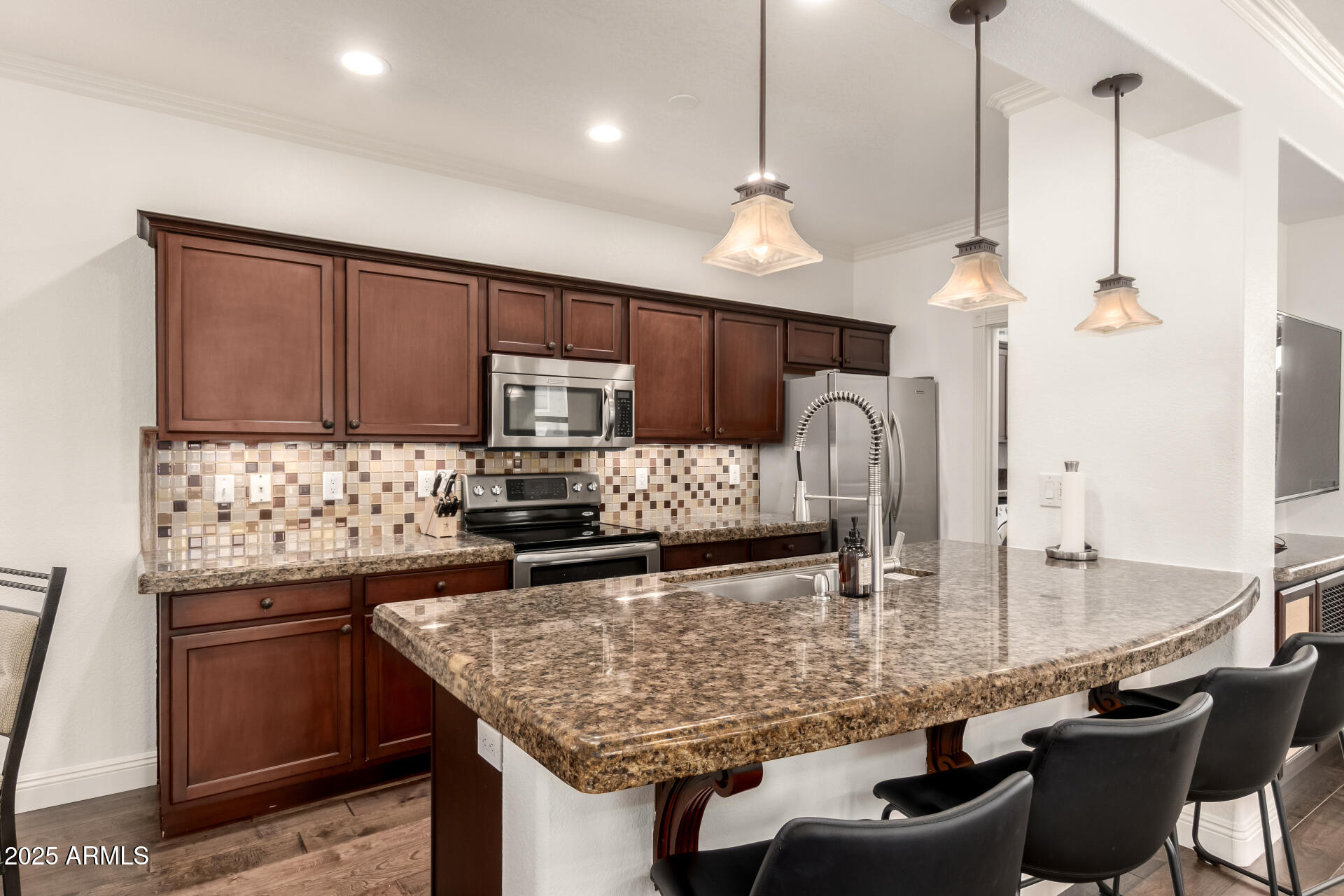 15221 N CLUBGATE Drive, 2139