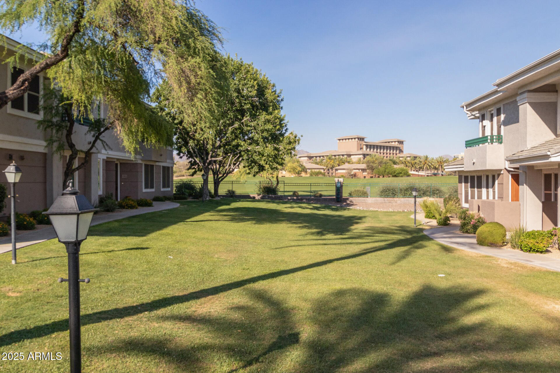 15221 N CLUBGATE Drive, 2139