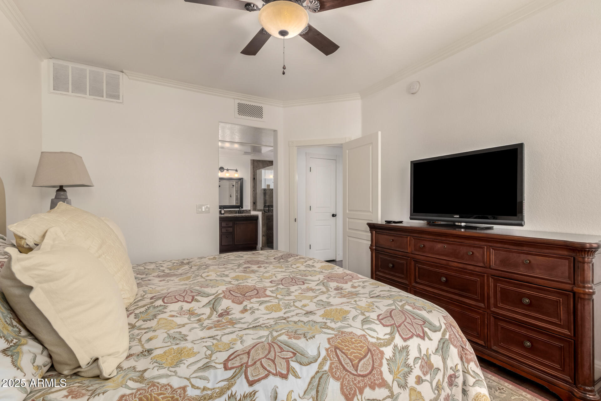 15221 N CLUBGATE Drive, 2139