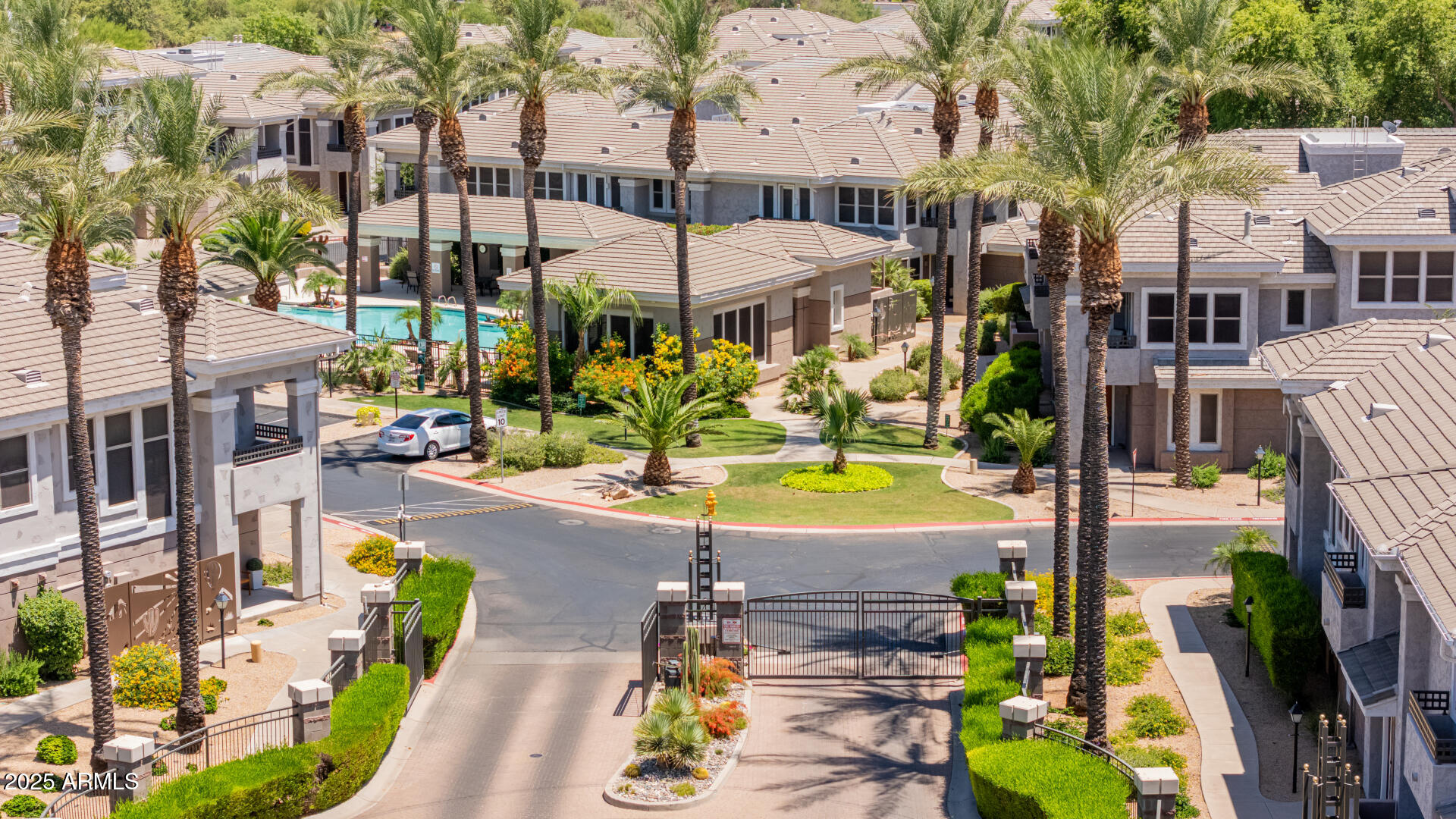 15221 N CLUBGATE Drive, 2139