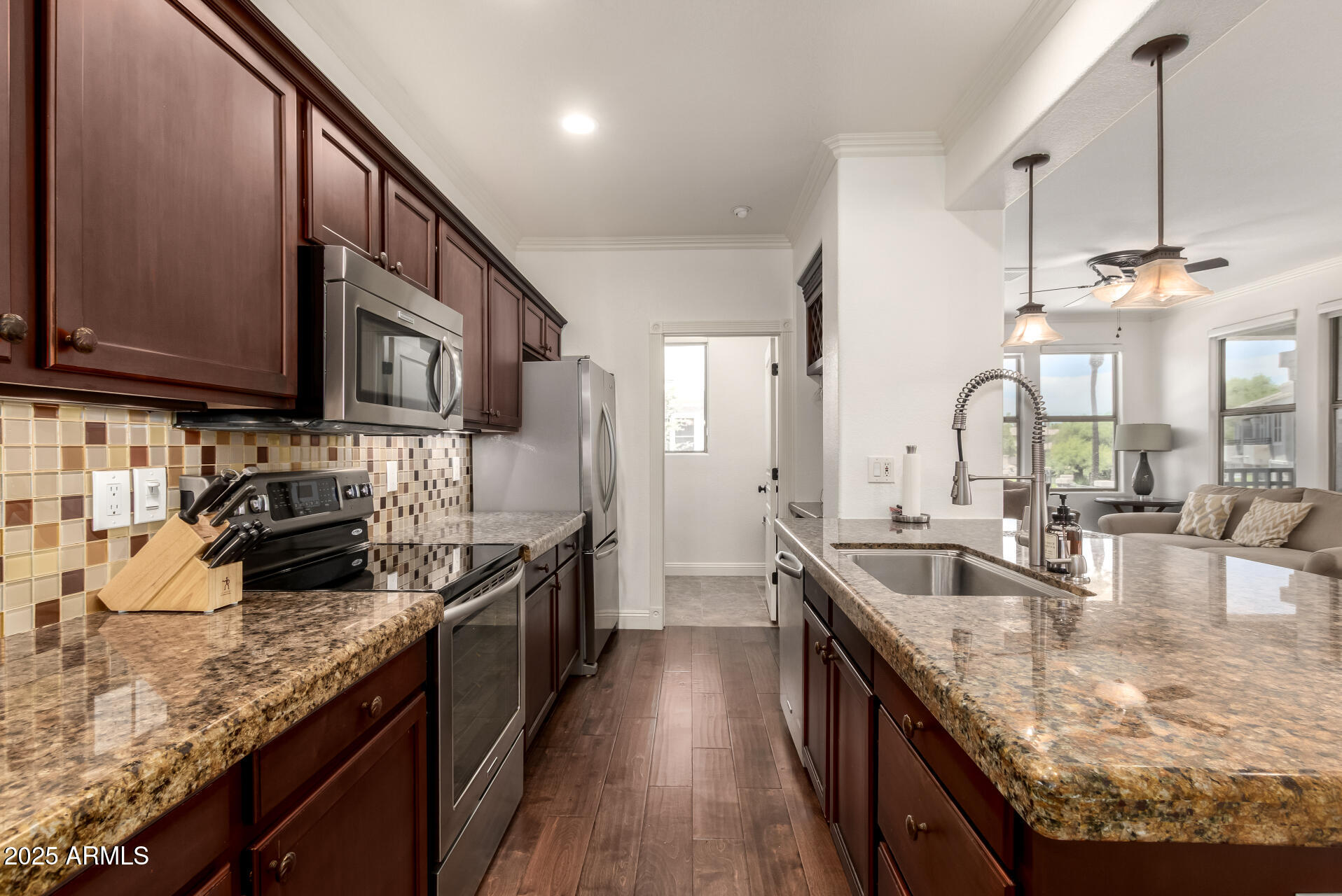 15221 N CLUBGATE Drive, 2139