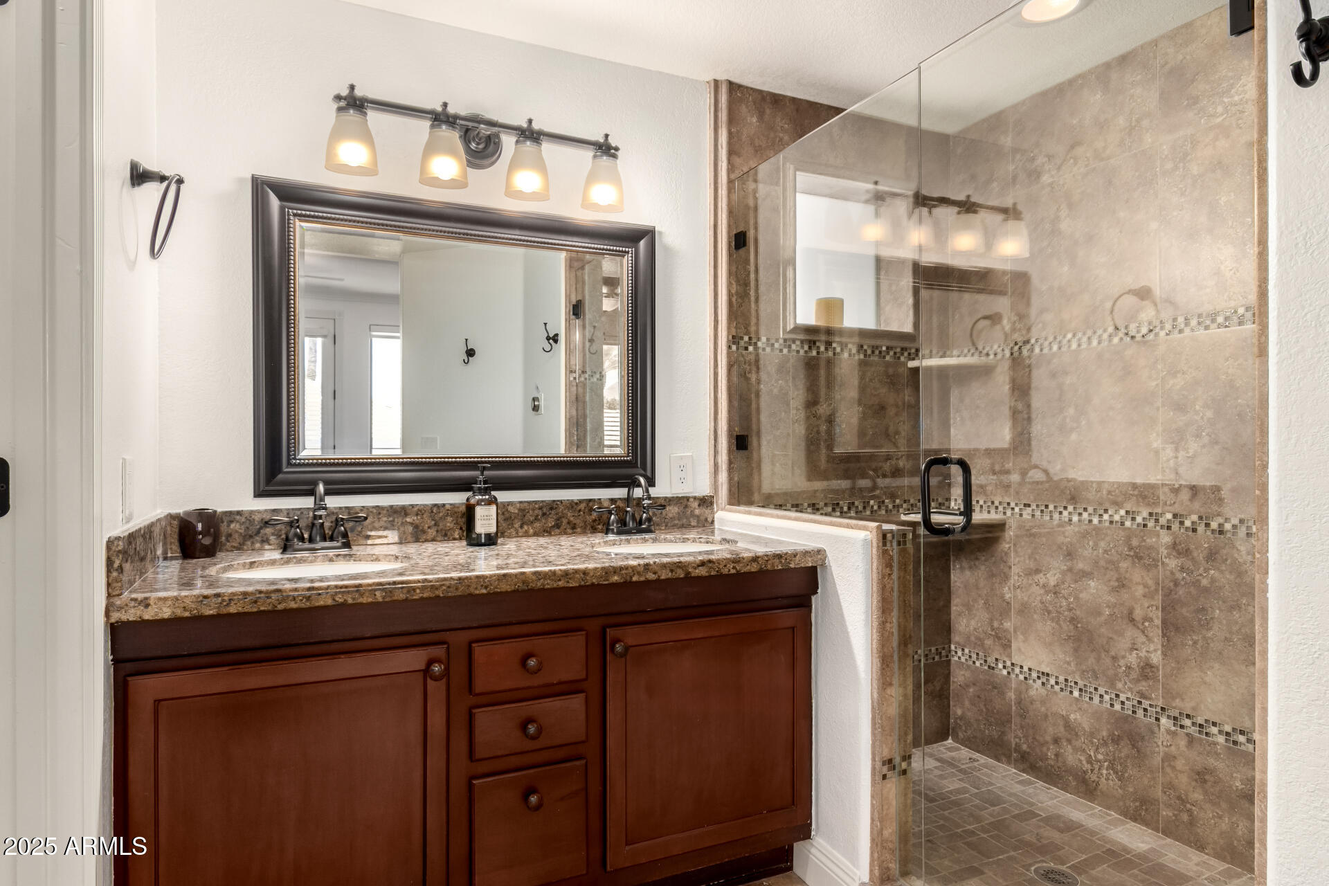 15221 N CLUBGATE Drive, 2139